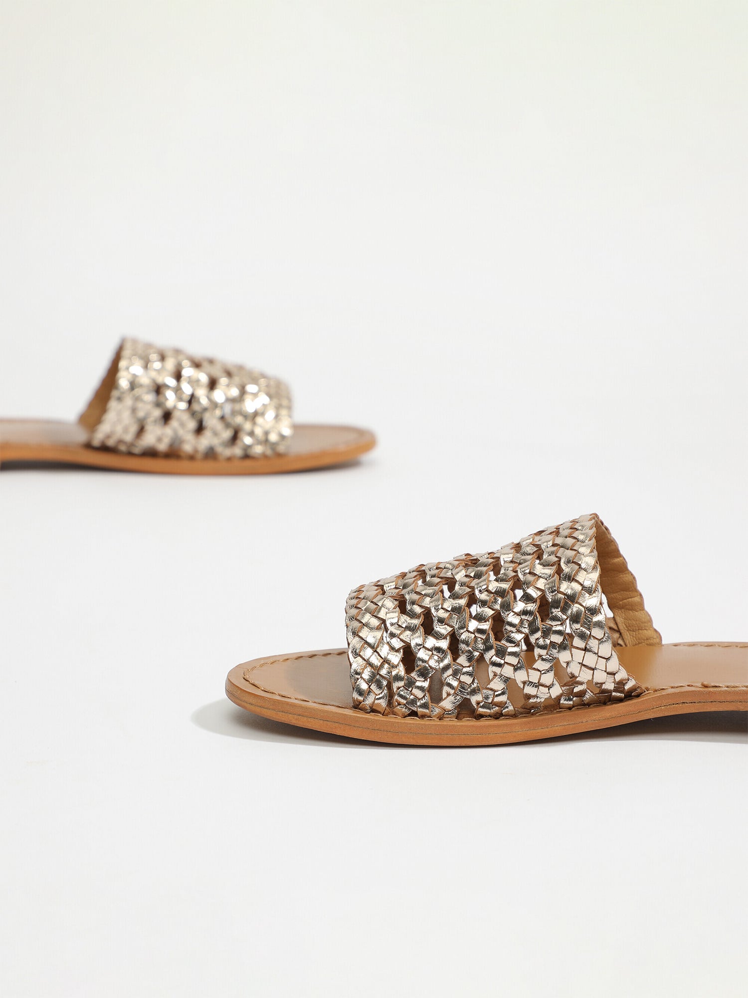 ALBORAYA mules tresse en cuir or