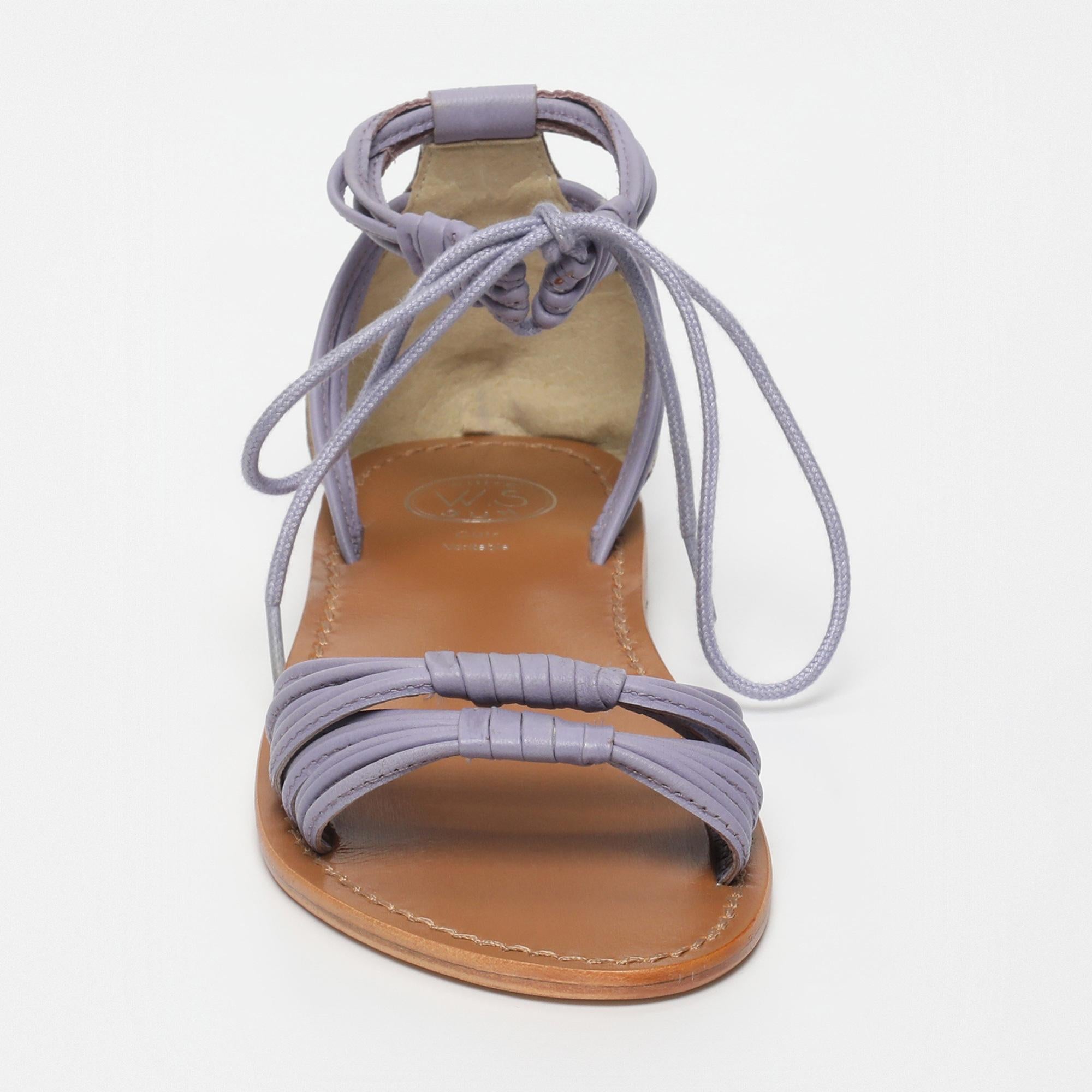 AITU sandales en cuir lavande