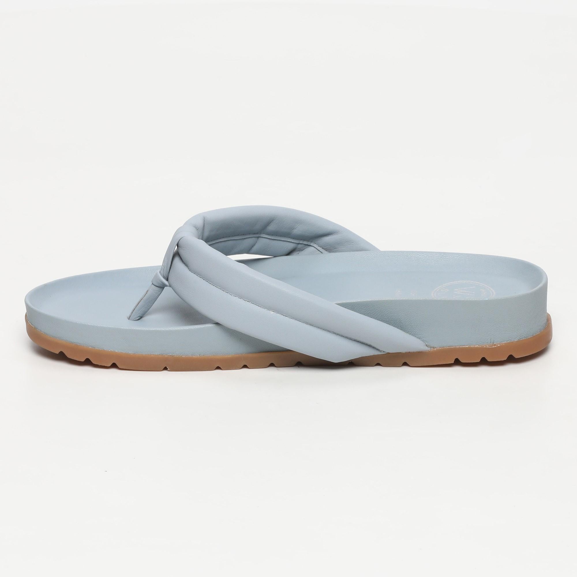 ALCARIA mules entre doigt en cuir bleu clair