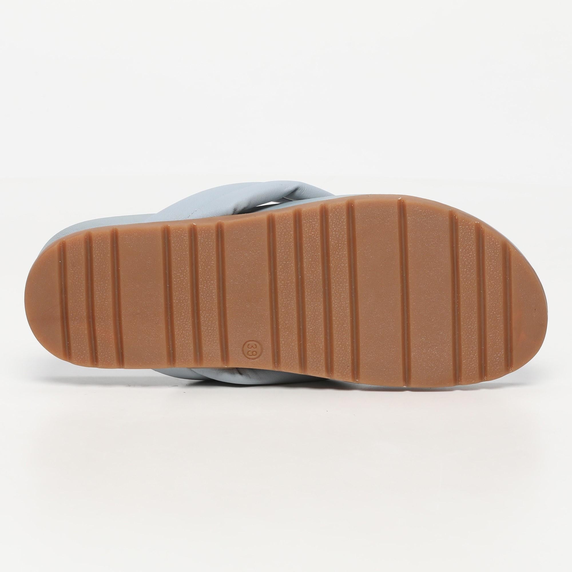 ALCARIA mules entre doigt en cuir bleu clair