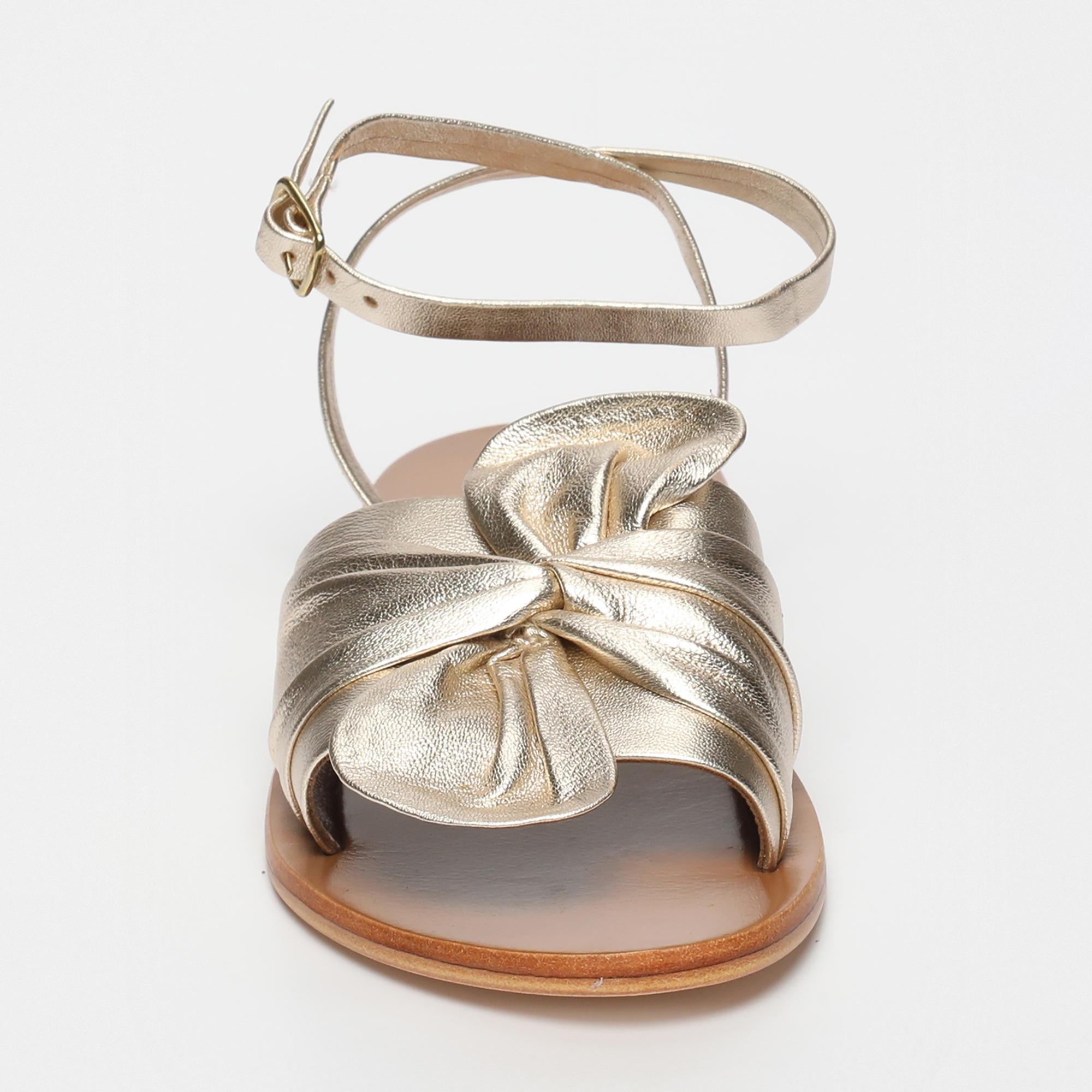 BABBY sandales bracelet de cheville fantaisie en cuir platine