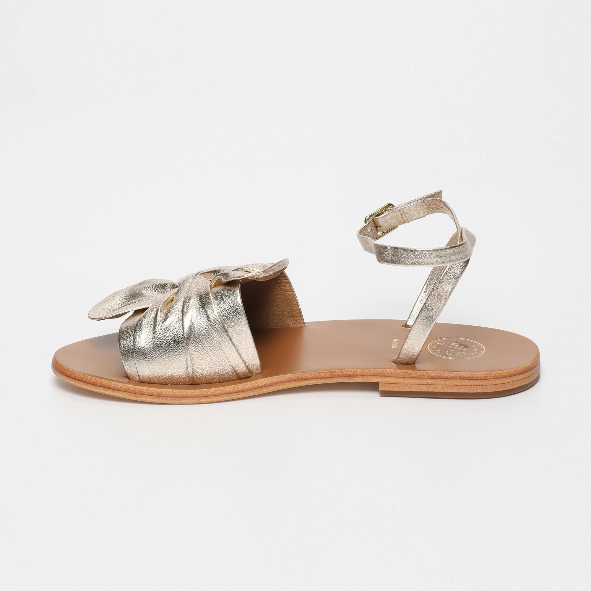BABBY sandales bracelet de cheville fantaisie en cuir platine