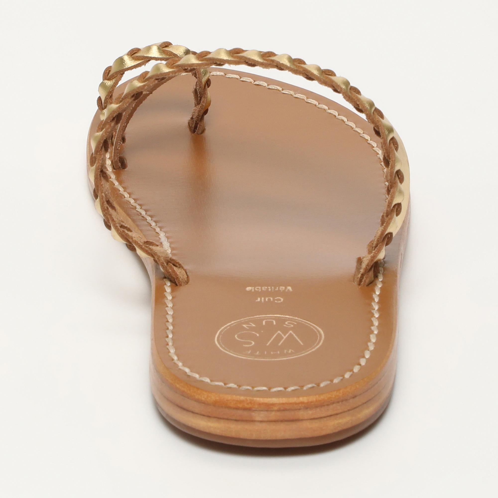BANUPRIYA mules entre doigt tresse en cuir or foncé