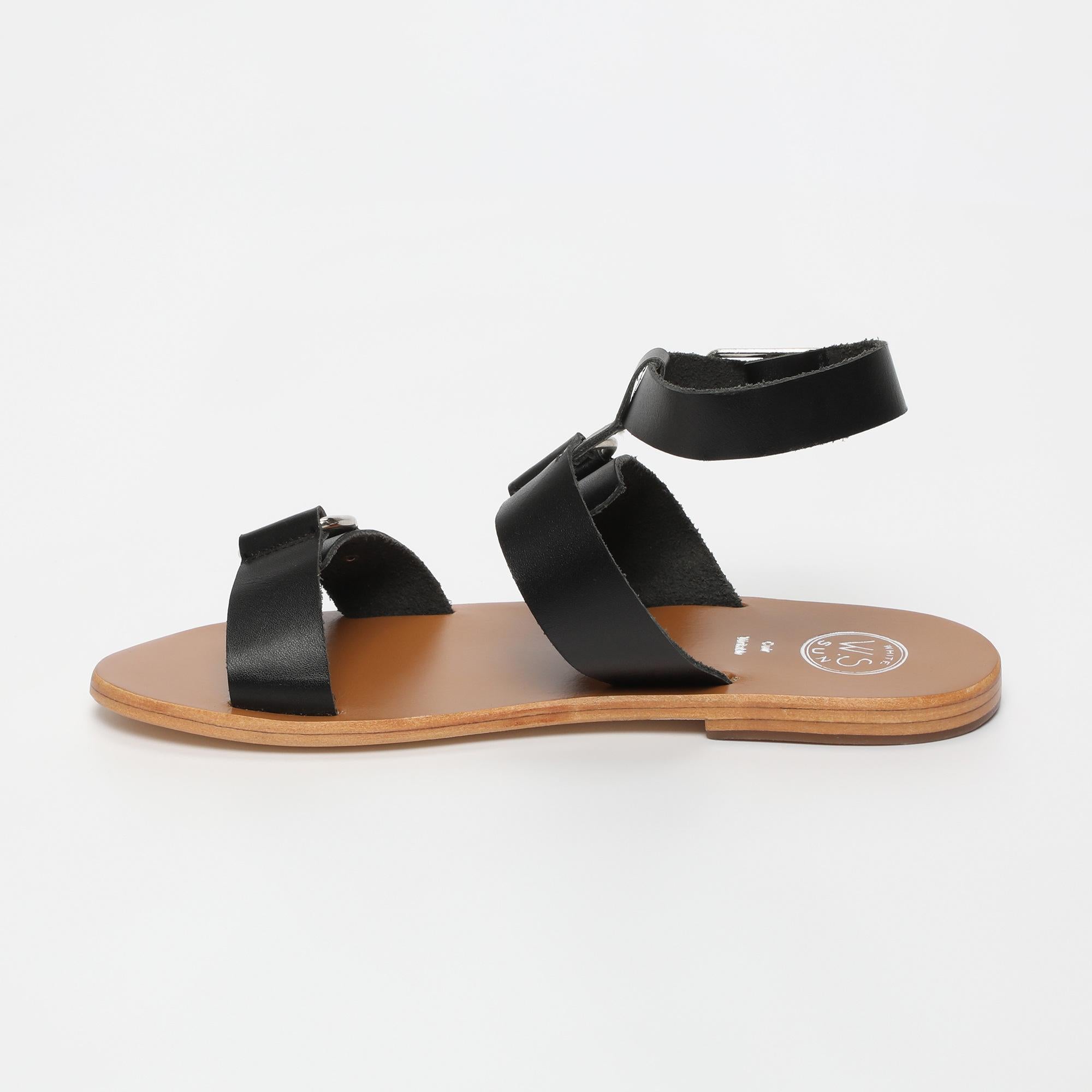 BHARATHI sandales spartiates bracelet de cheville en cuir noir