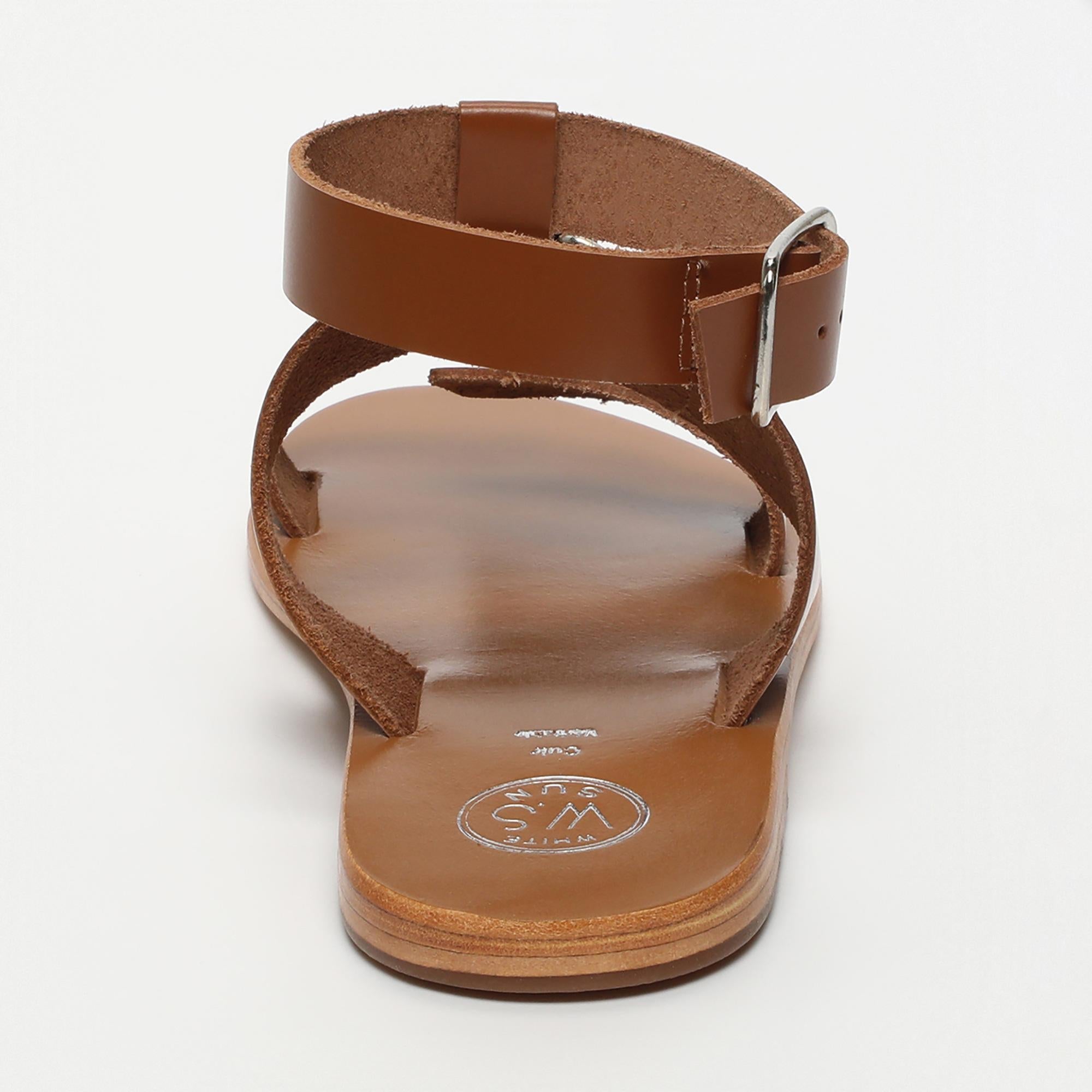 BHARATHI sandales spartiates bracelet de cheville en cuir camel
