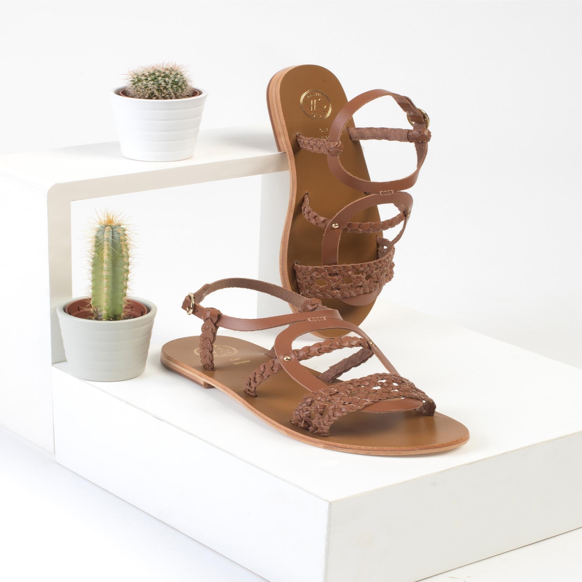 CASTIRLA sandales tresse en cuir camel
