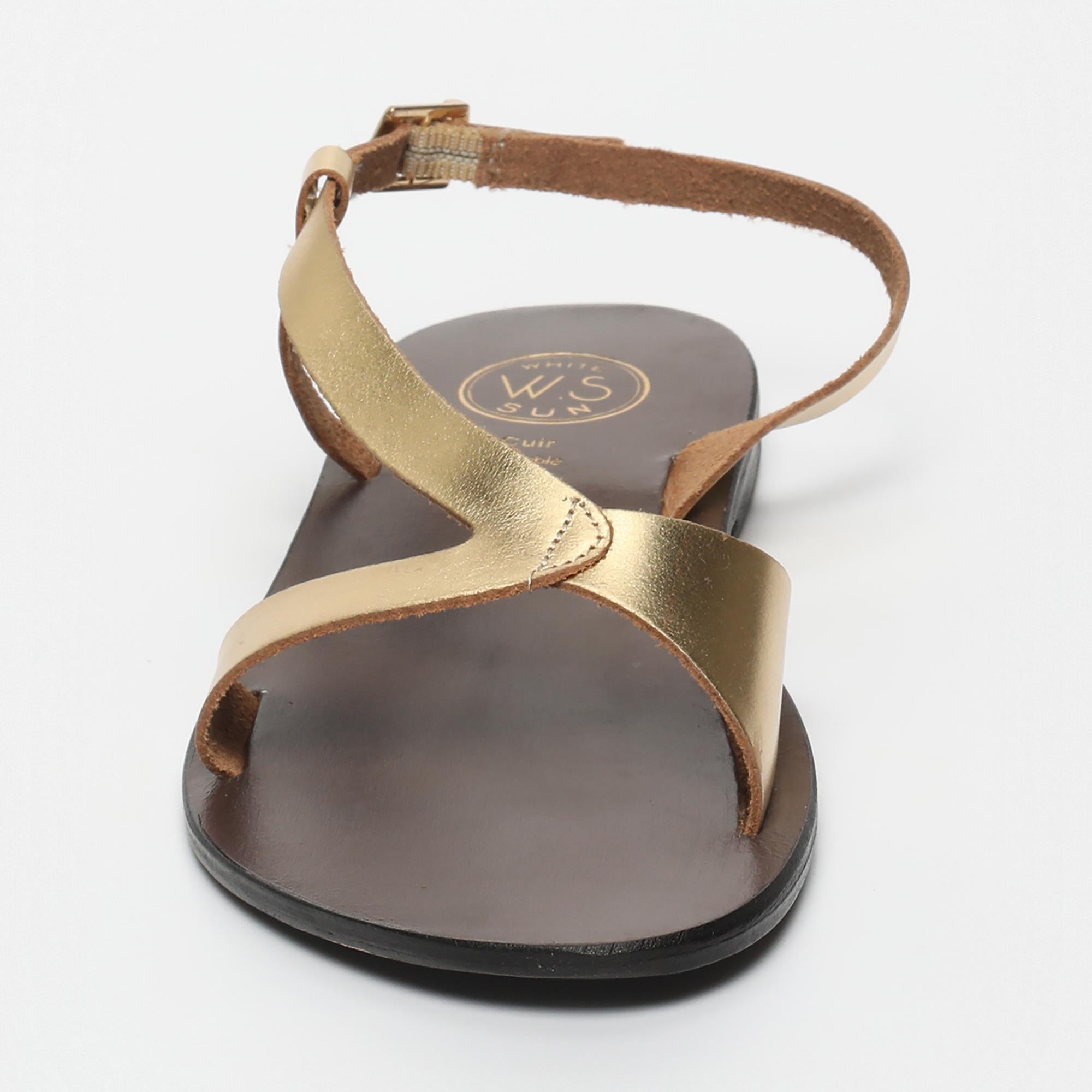 CLAIRVISTONE sandales en cuir or foncé