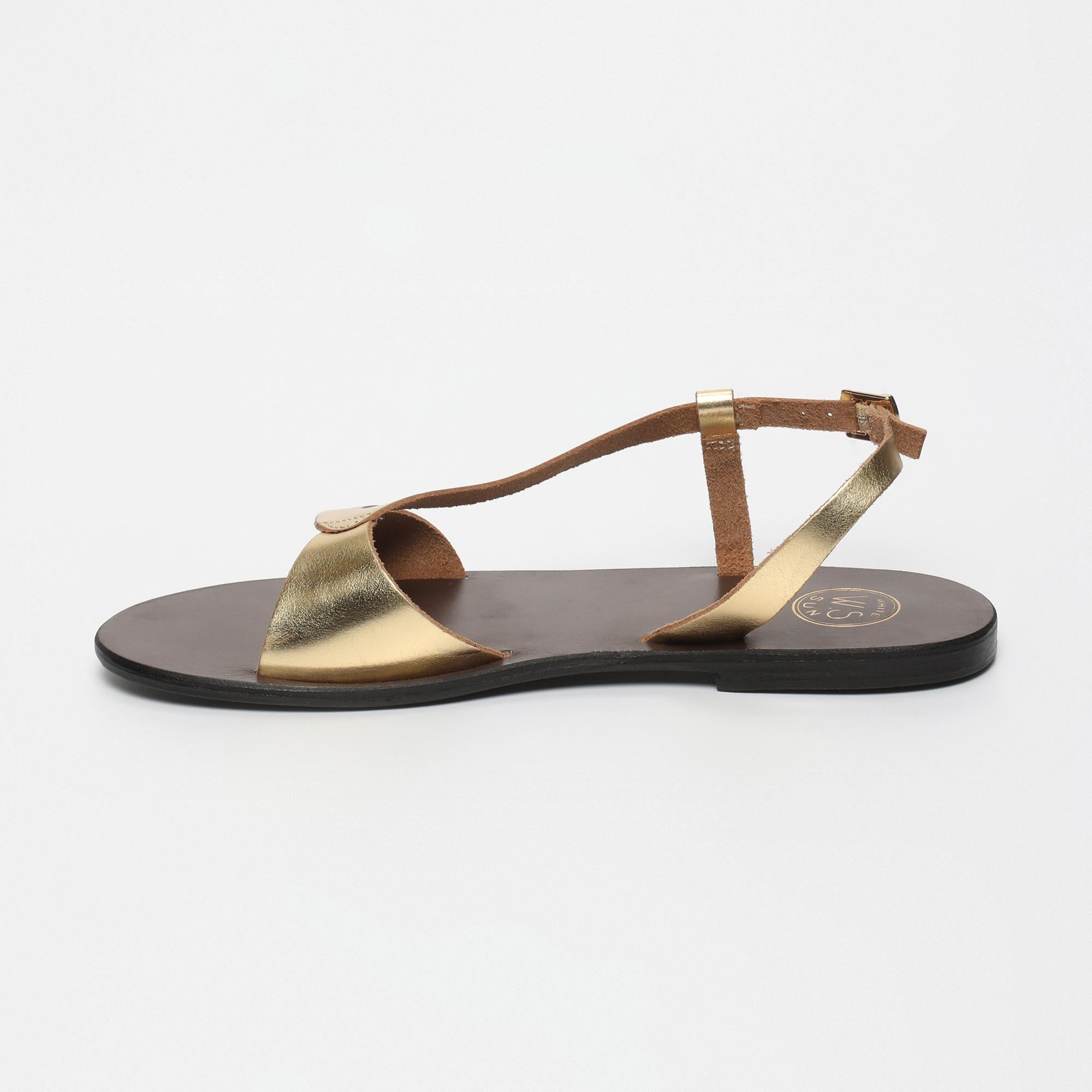 CLAIRVISTONE sandales en cuir or foncé