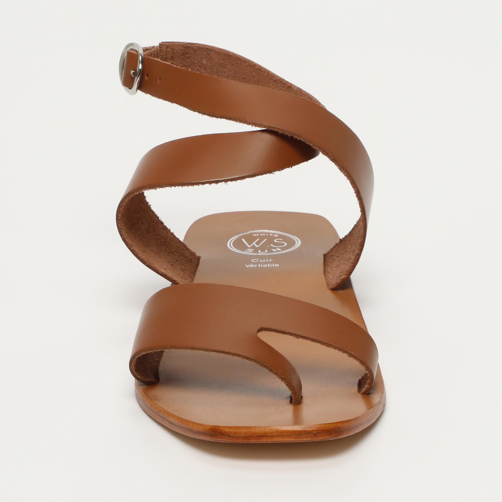 DAEVISHA sandales entre doigt en cuir camel