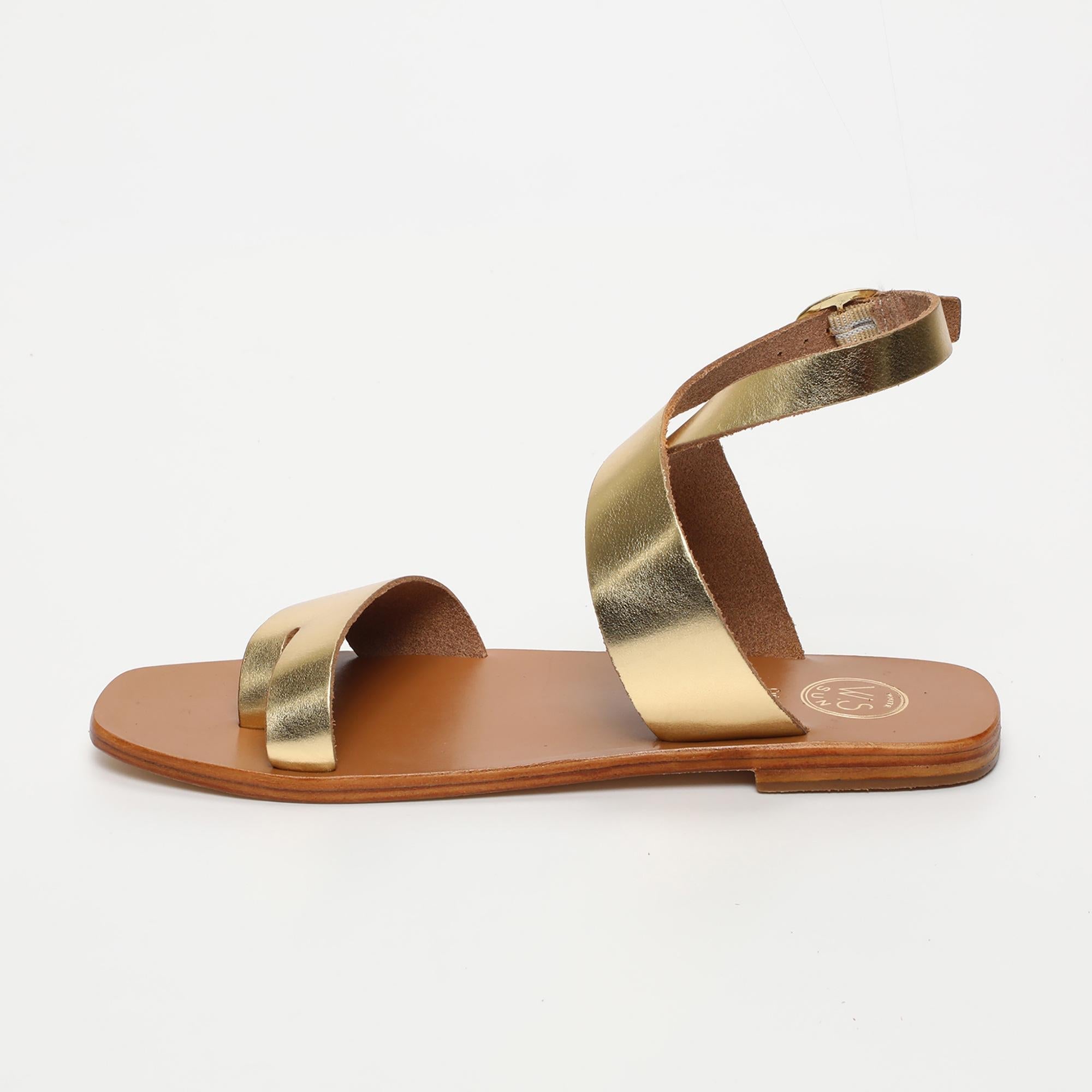 DAEVISHA sandales entre doigt en cuir or foncé