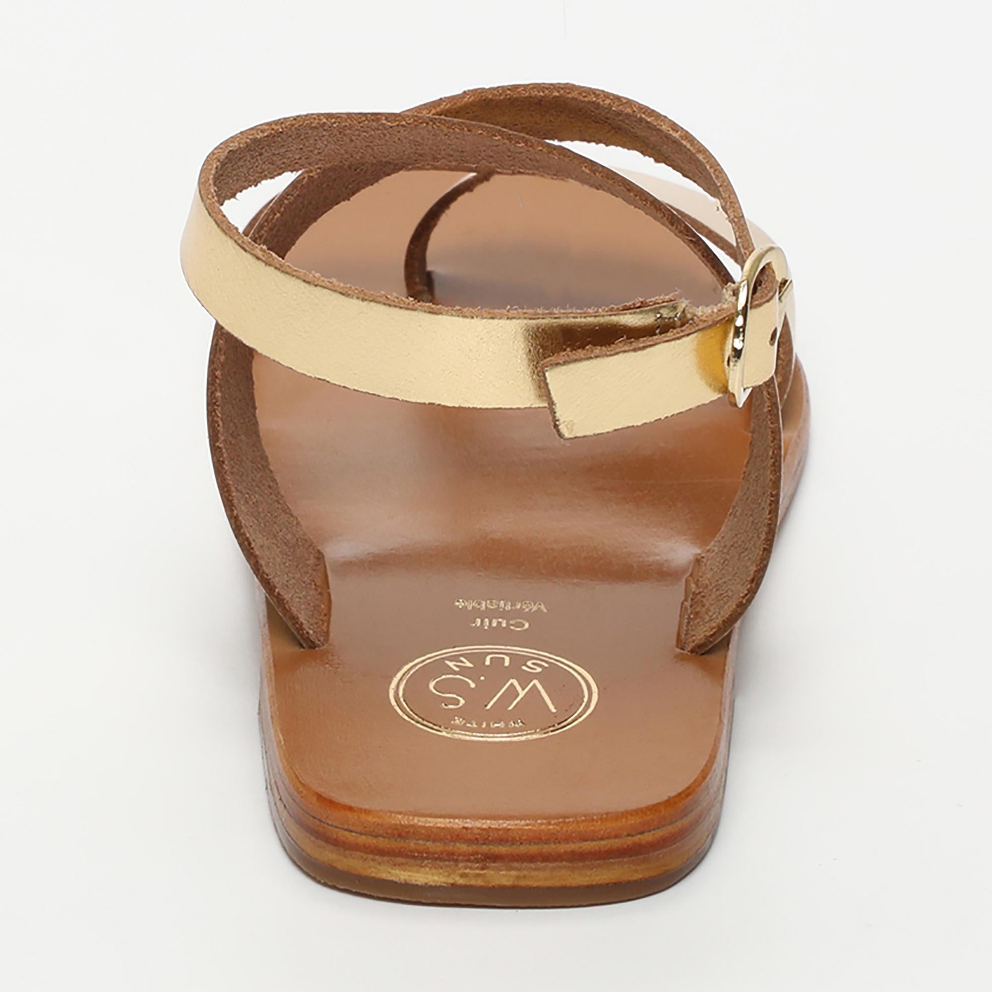 DAEVISHA sandales entre doigt en cuir or foncé