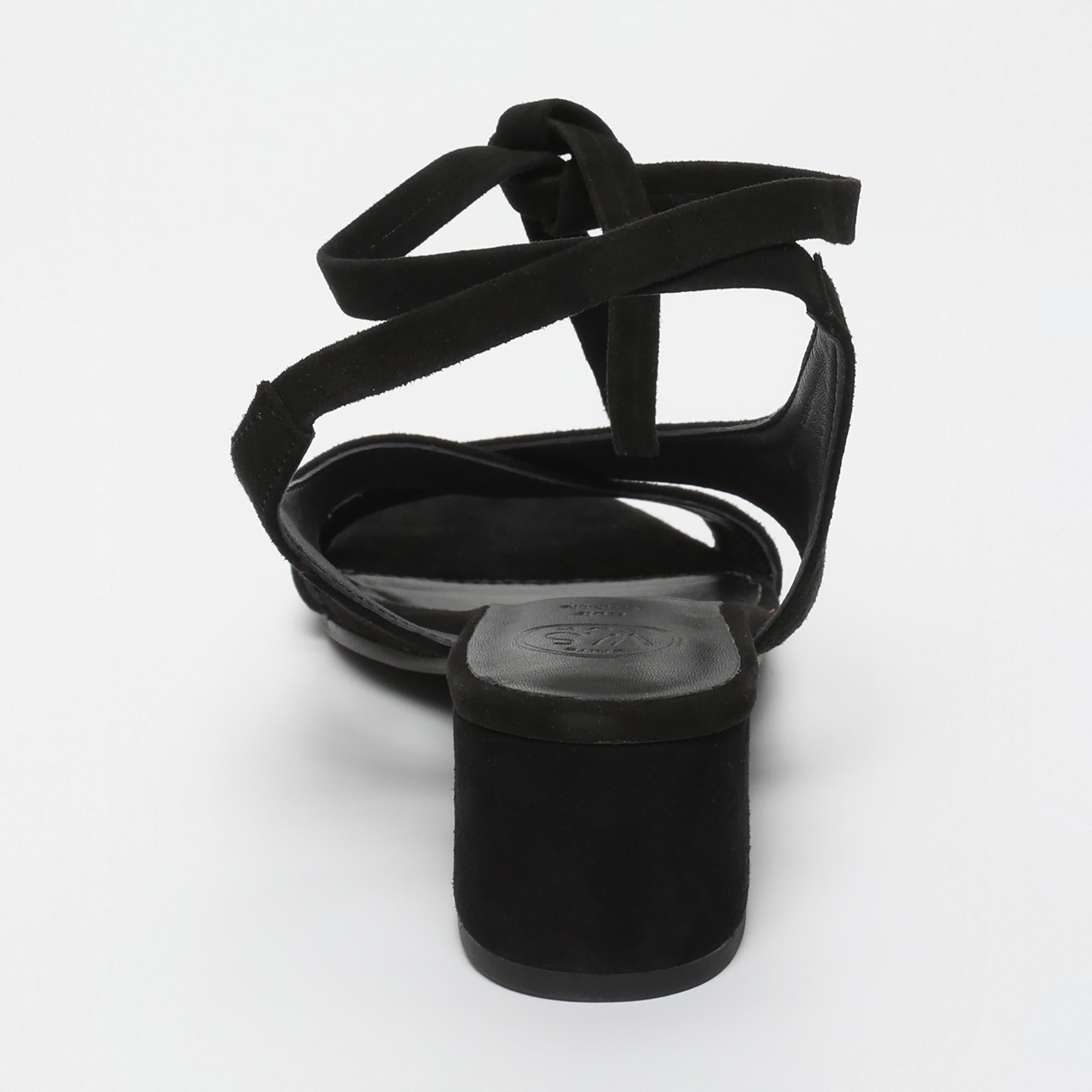 DARSHITA sandales talon lacets en cuir noir
