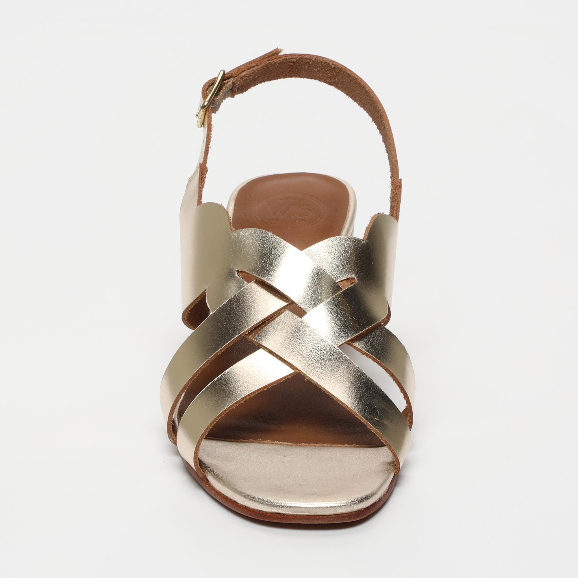 DEEPANJALI sandales talon en cuir or