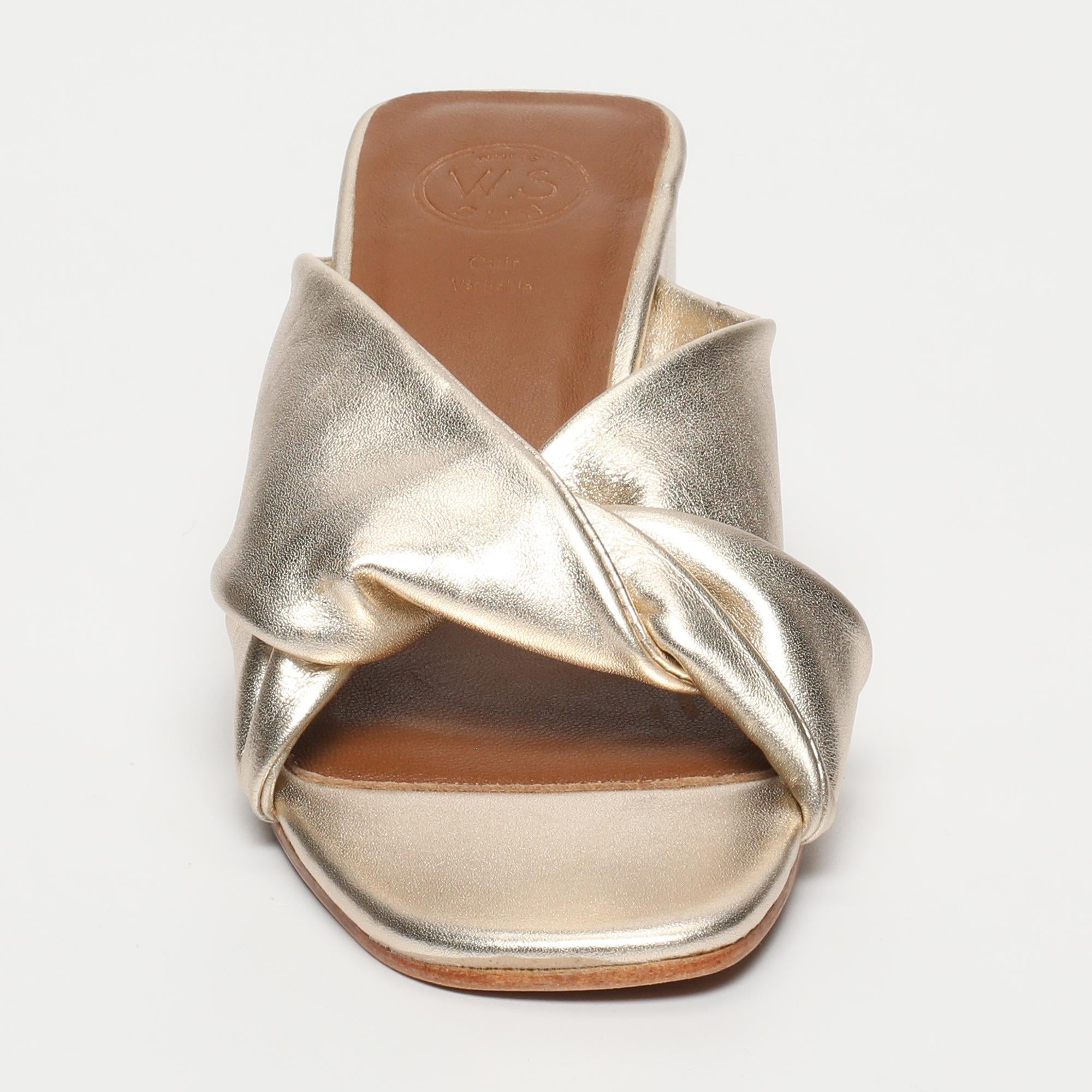 DEVAKI mules talon en cuir or