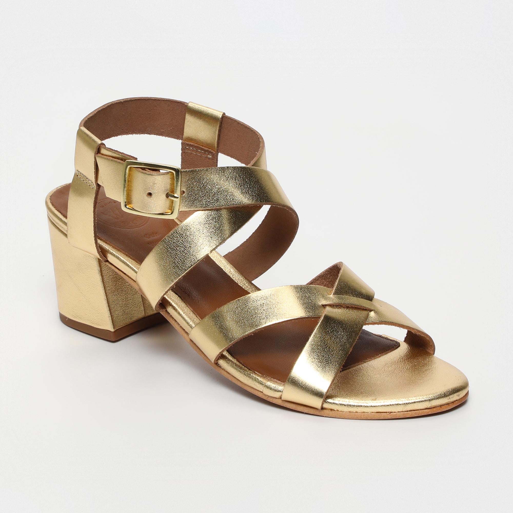 DHANASHRI sandales talon en cuir or foncé