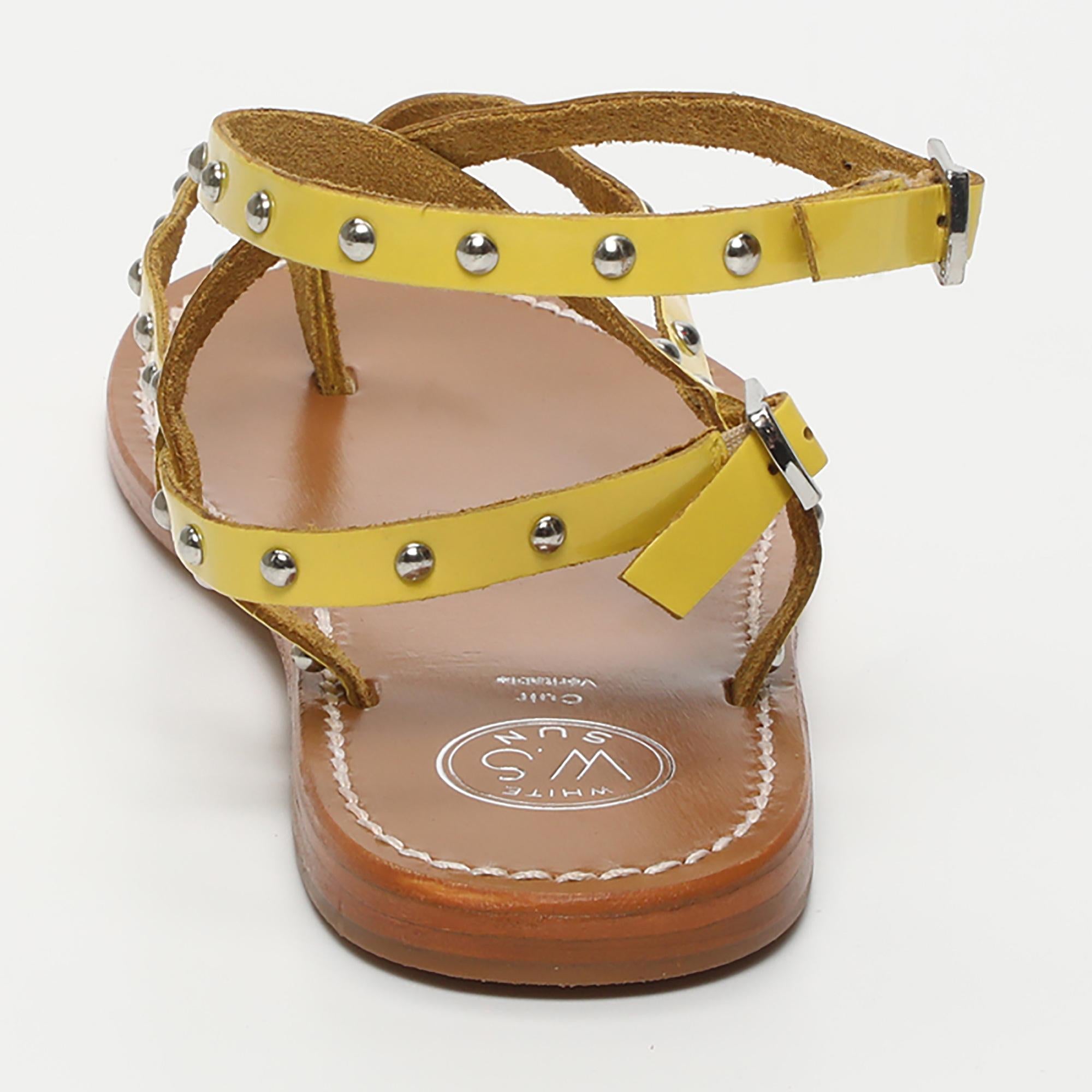 MELONA sandales entre doigt spartiate en cuir citron