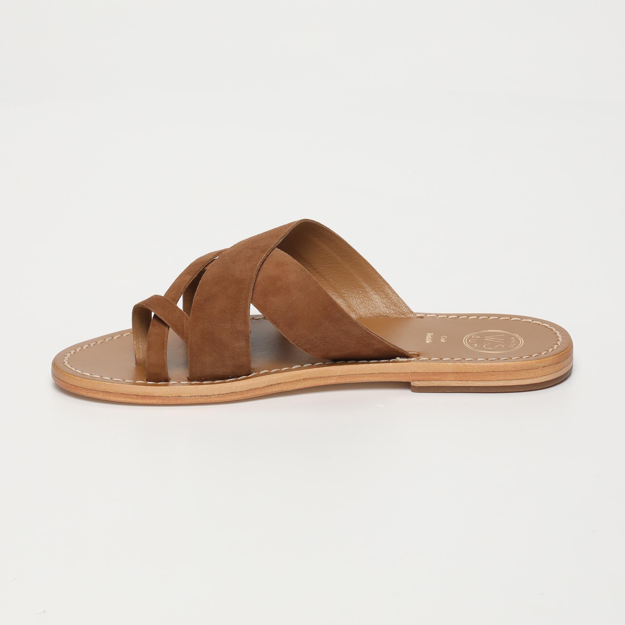 TASNEEM mules entre doigt en cuir camel