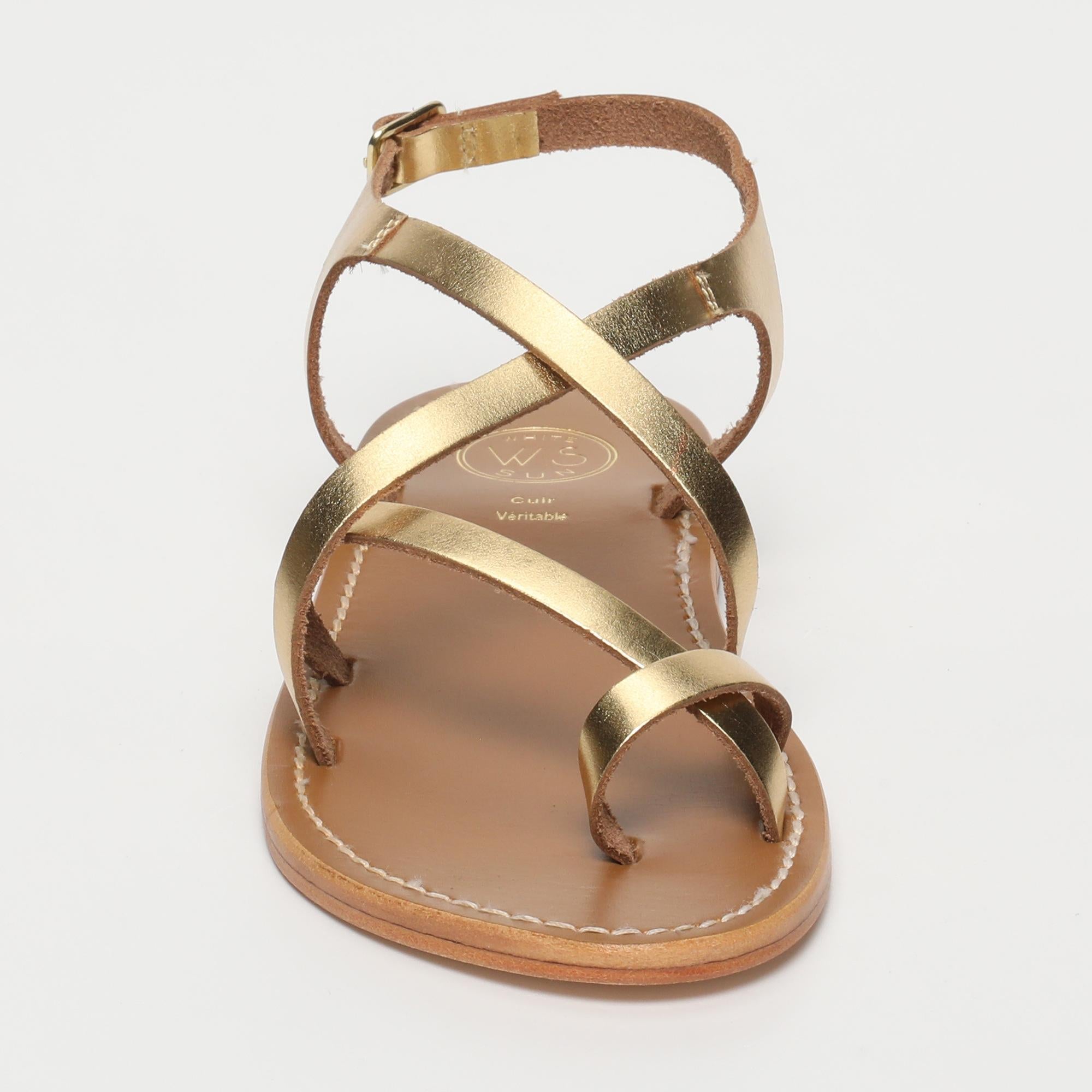 TOBY sandales entre doigt en cuir or foncé