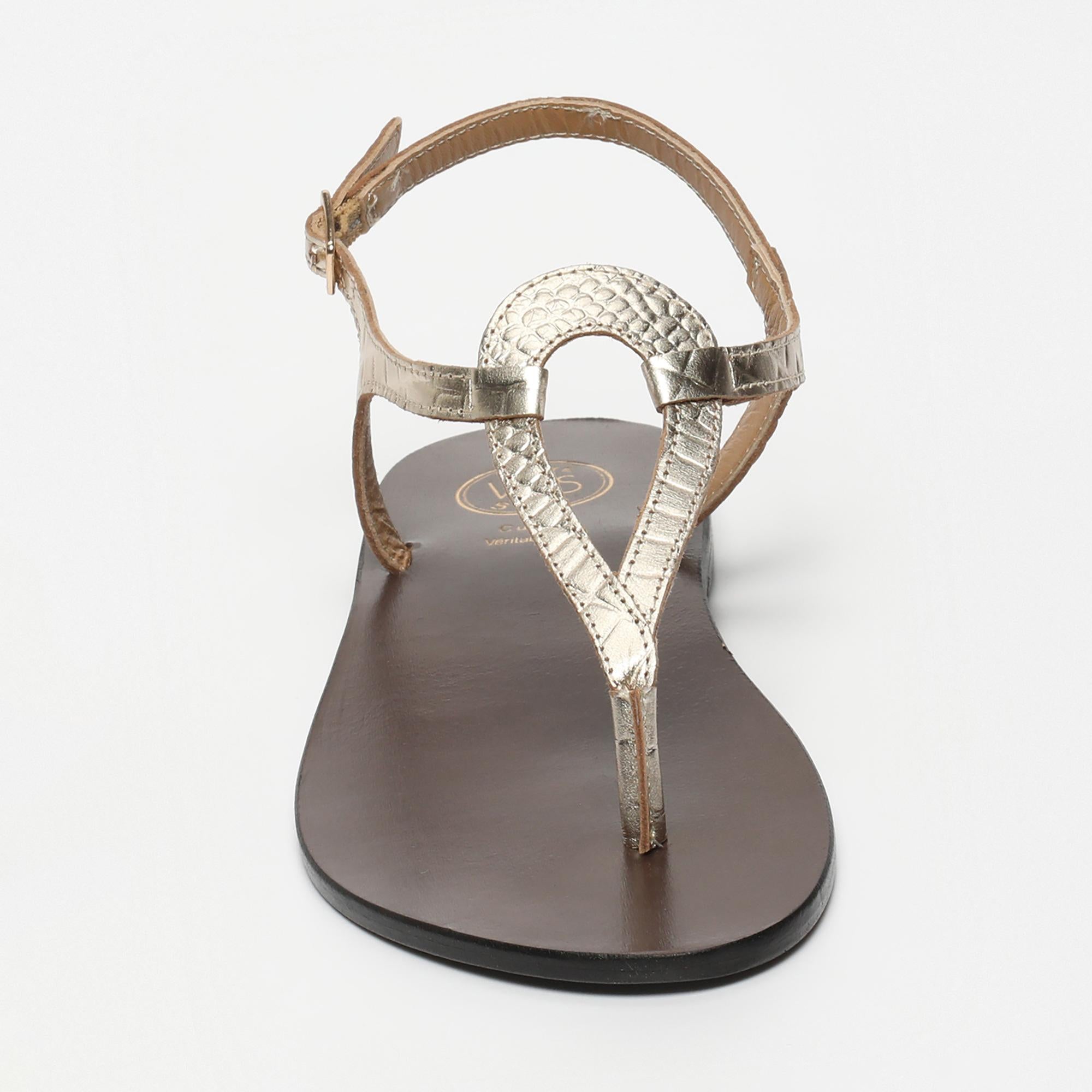 VARDE sandales entre doigt en cuir croco or clair