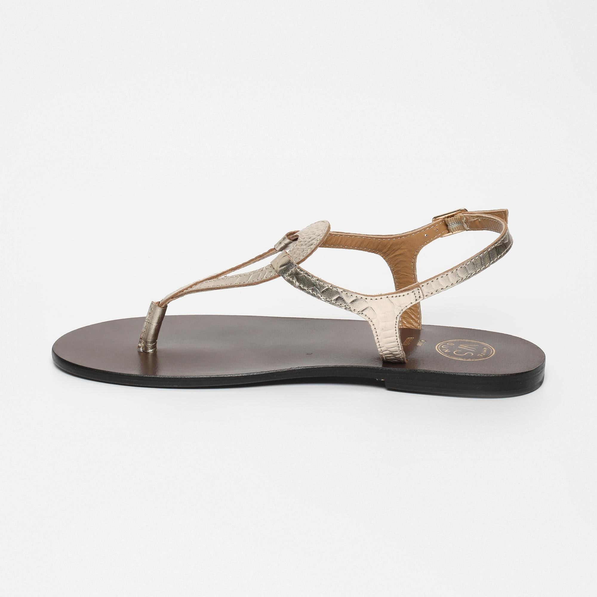 VARDE sandales entre doigt en cuir croco or clair