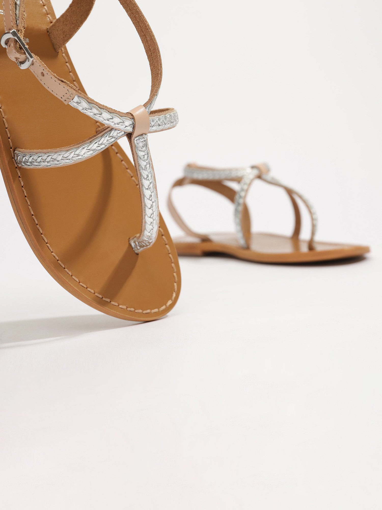 BUZIOS sandales en cuir nude et argent