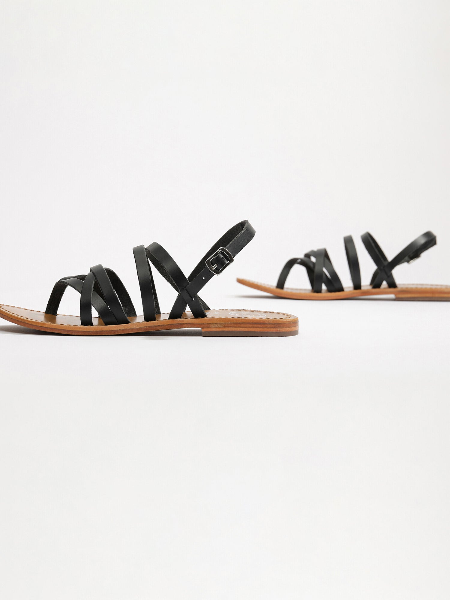 PAISTY sandales en cuir noir