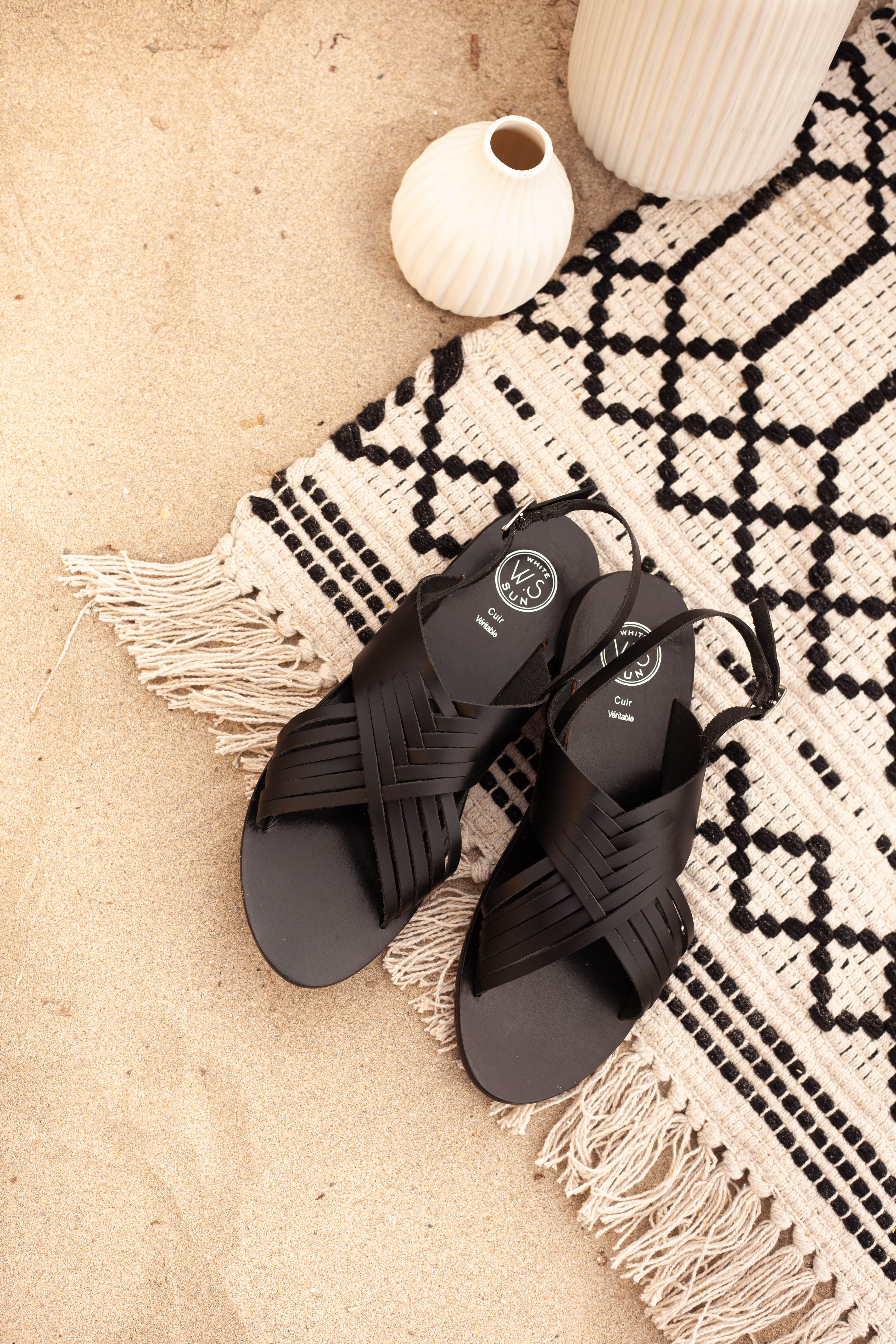 WINTERA sandales en cuir noir
