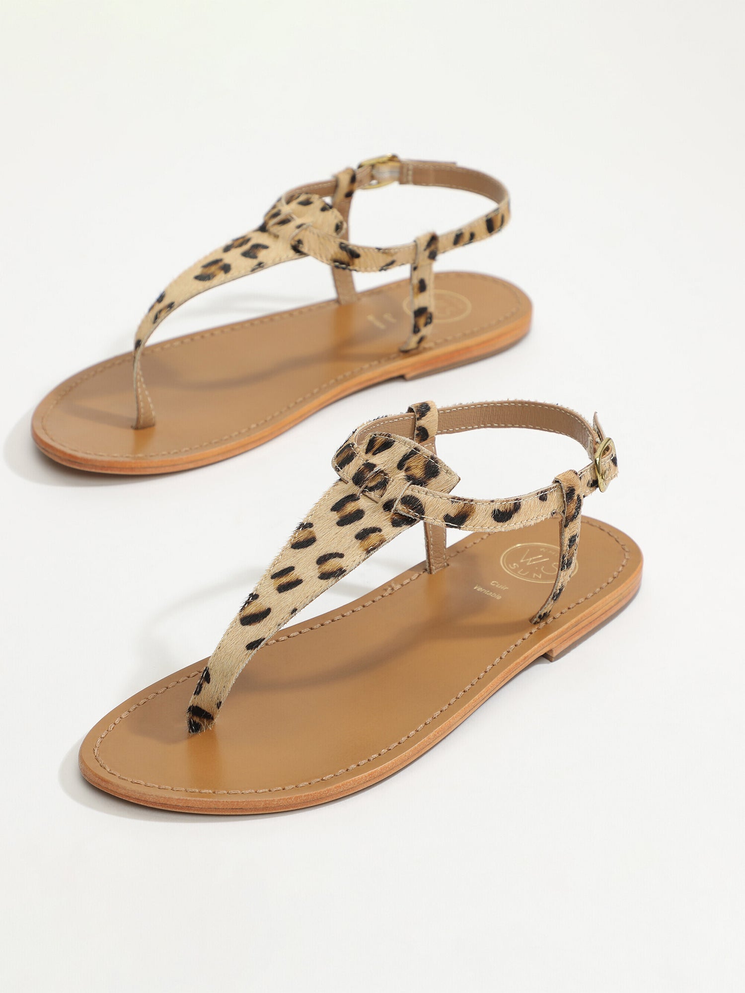 BULLA sandales entre doigt animal en cuir léopard