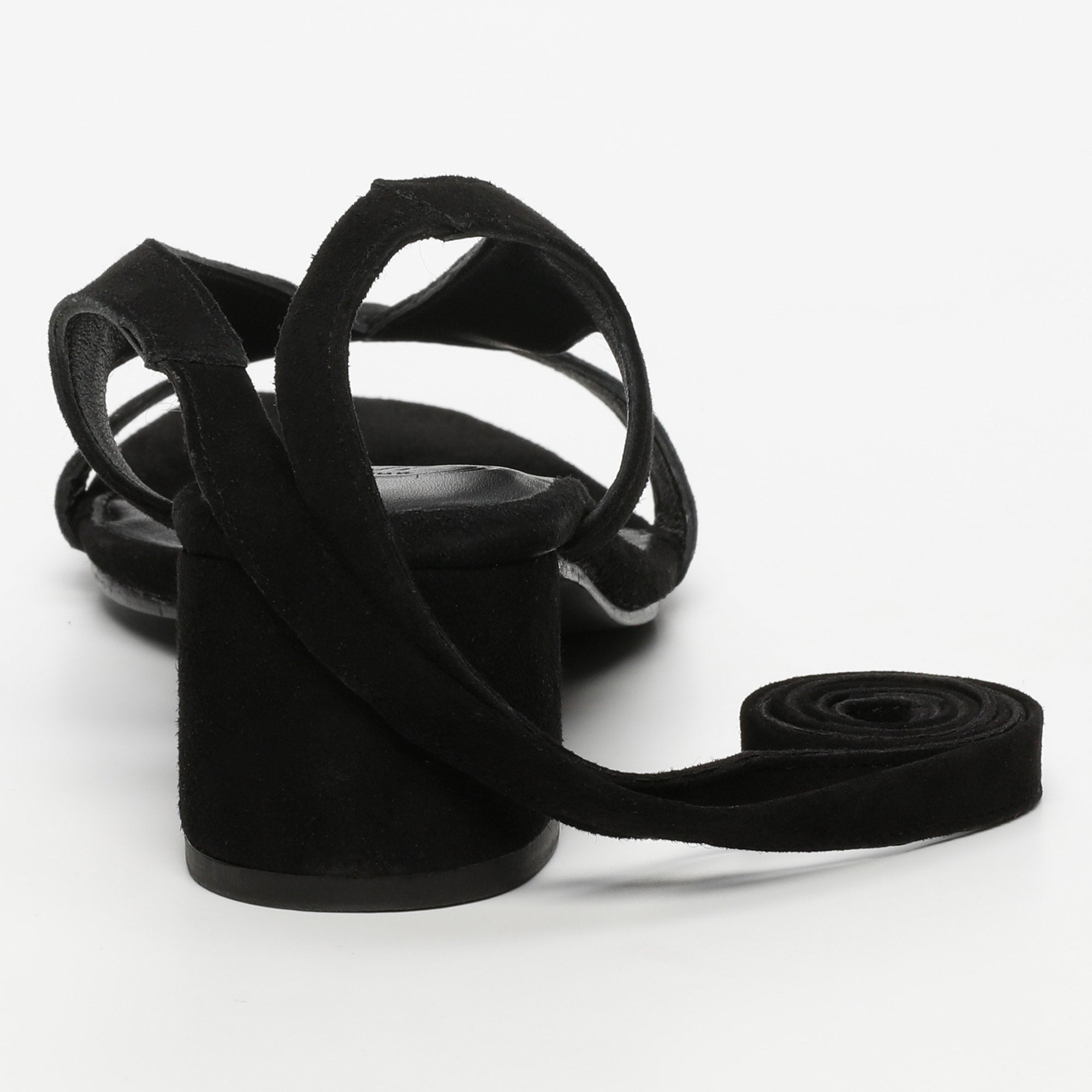 ISINYA sandales talon lacets en cuir noir