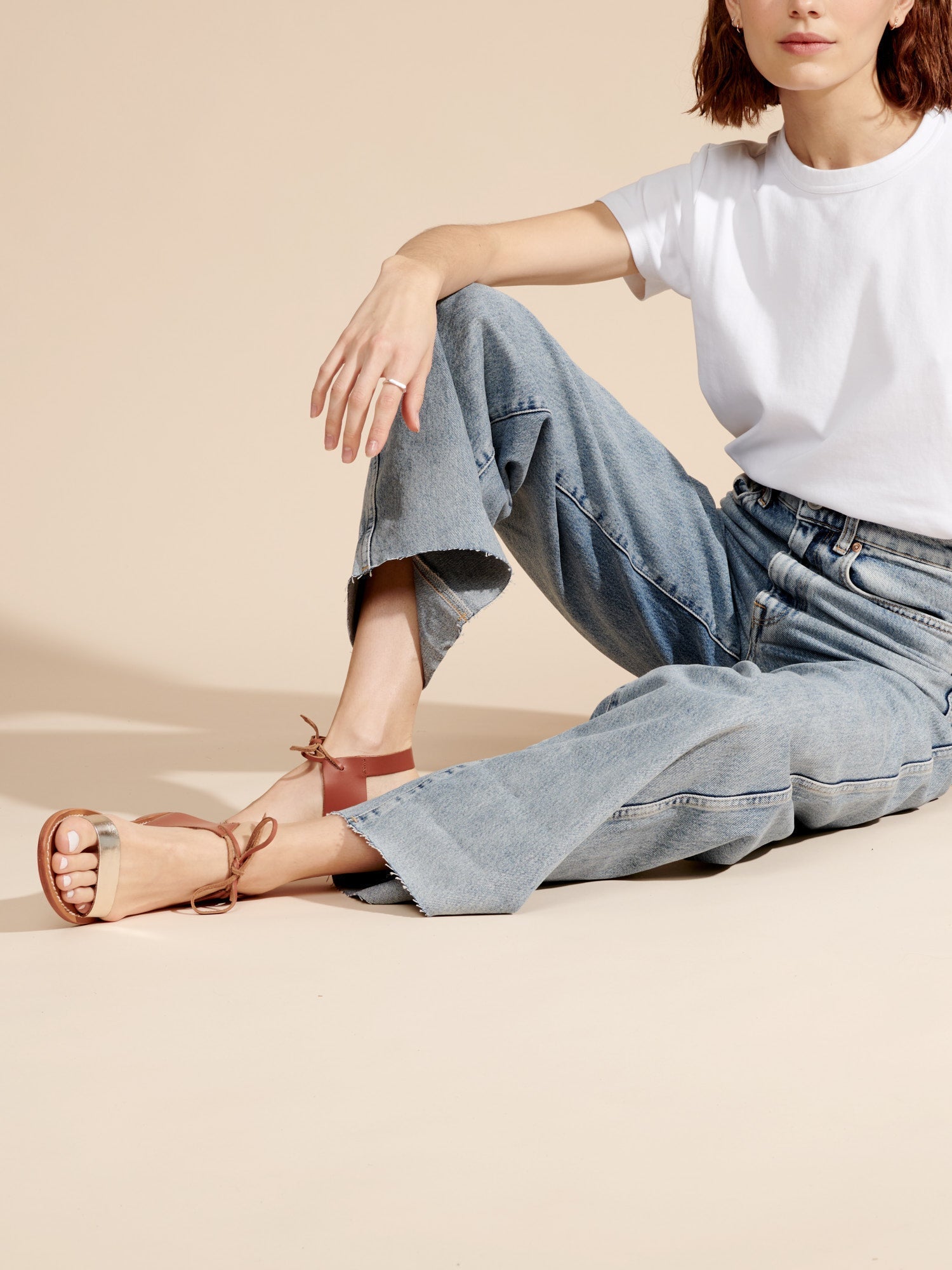 BAHIA sandales spartiates lacets en cuir camel et or