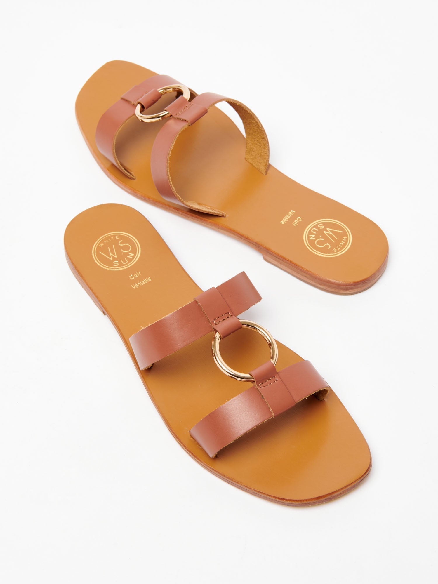 AATA sandales en cuir camel