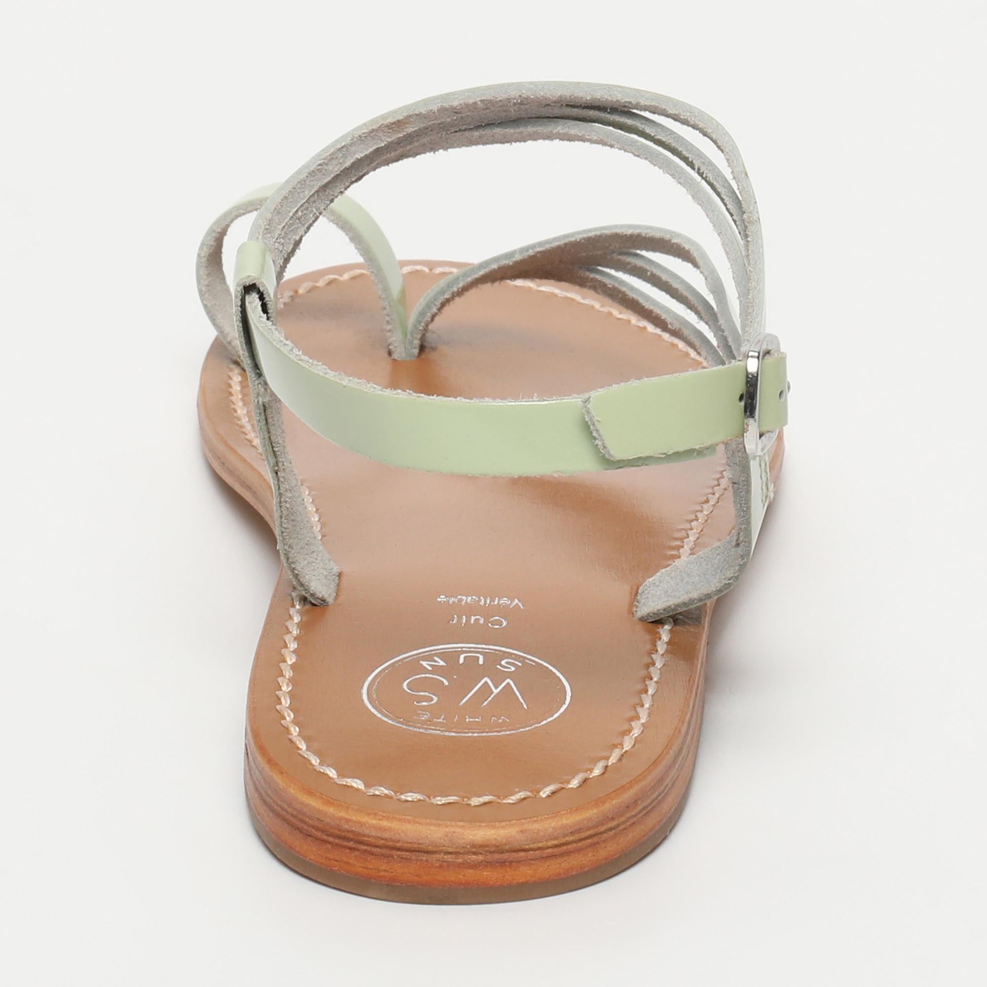 AQUIRAZ sandales entre doigt en cuir menthe