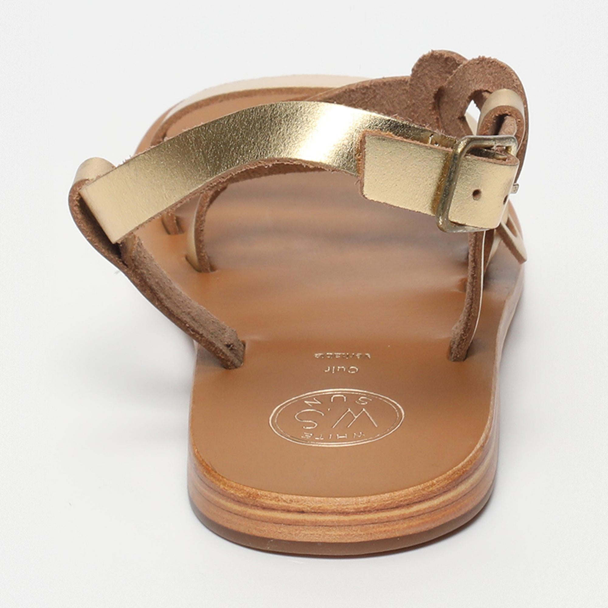 BHAVANE sandales en cuir or foncé