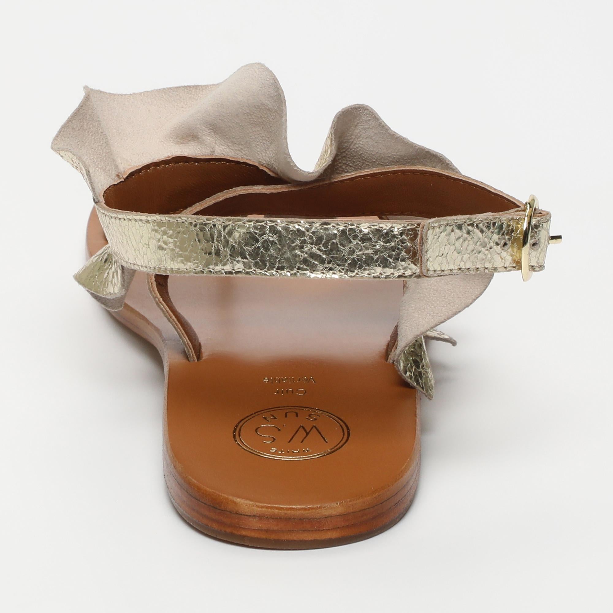 DEVIPRIYA sandales entre doigt fantaisie en cuir or