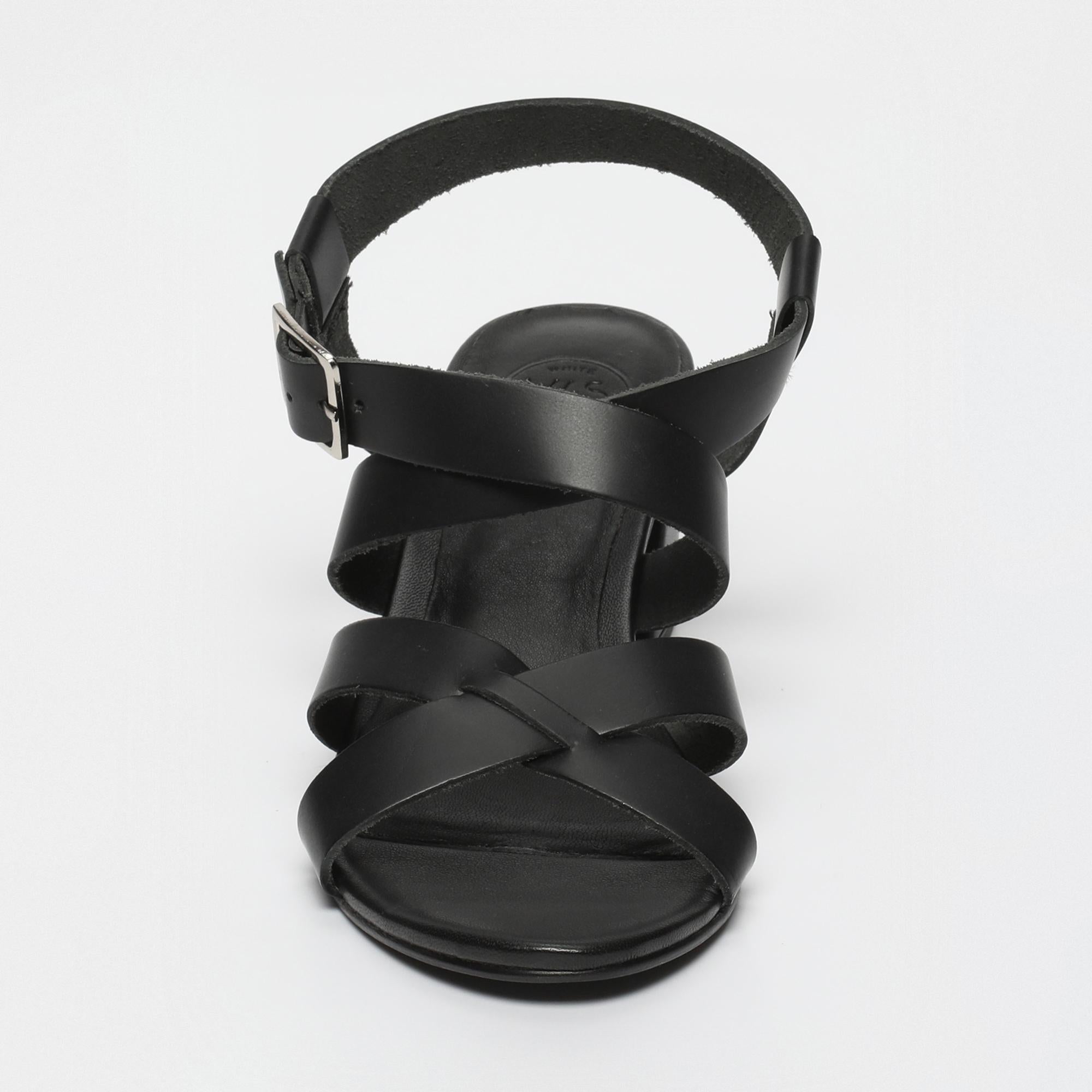 DHANASHRI sandales talon en cuir noir