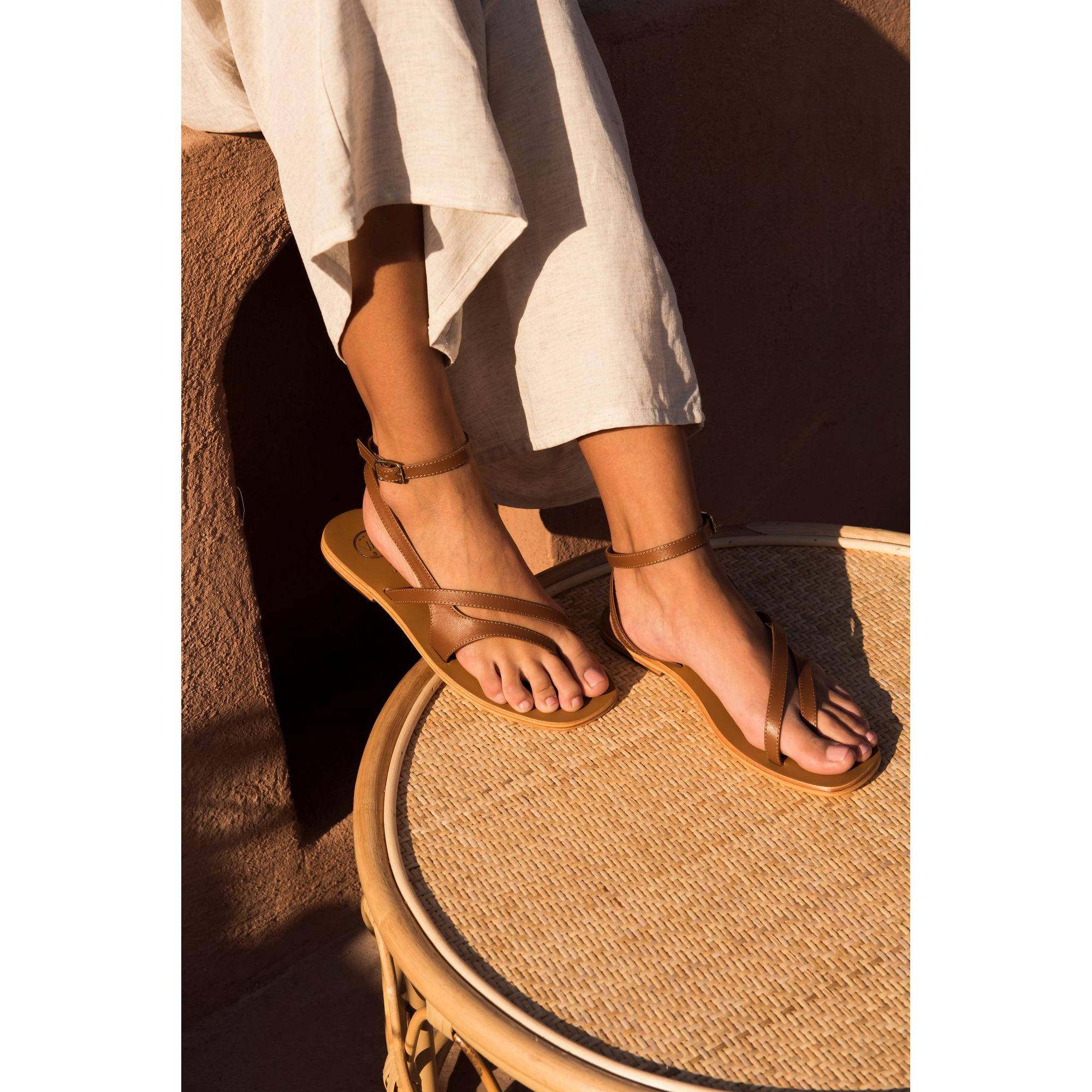 TINLEY sandales entre doigt bracelet de cheville en cuir camel