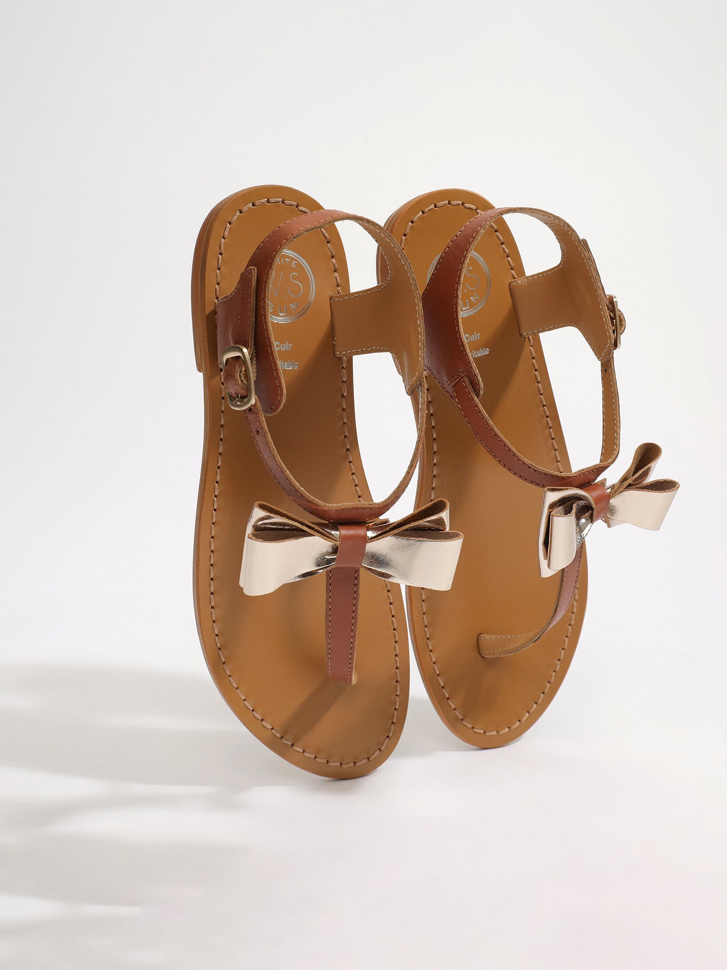 TELEPHAE sandales entre doigt fantaisie en cuir camel et or