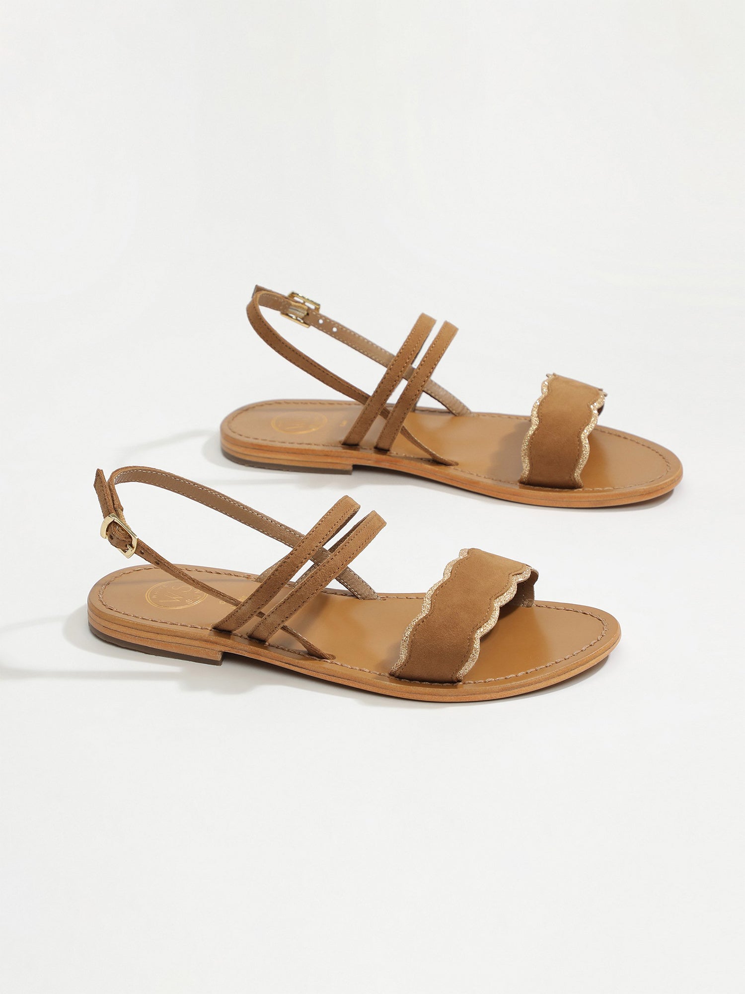 BACIS sandales en cuir camel et or