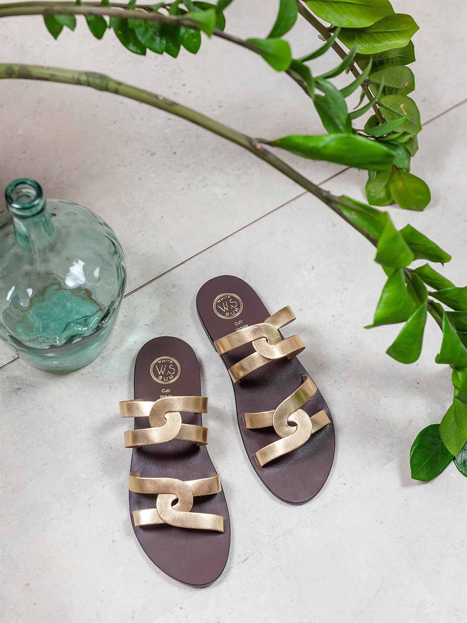 JANA mules en cuir or foncé