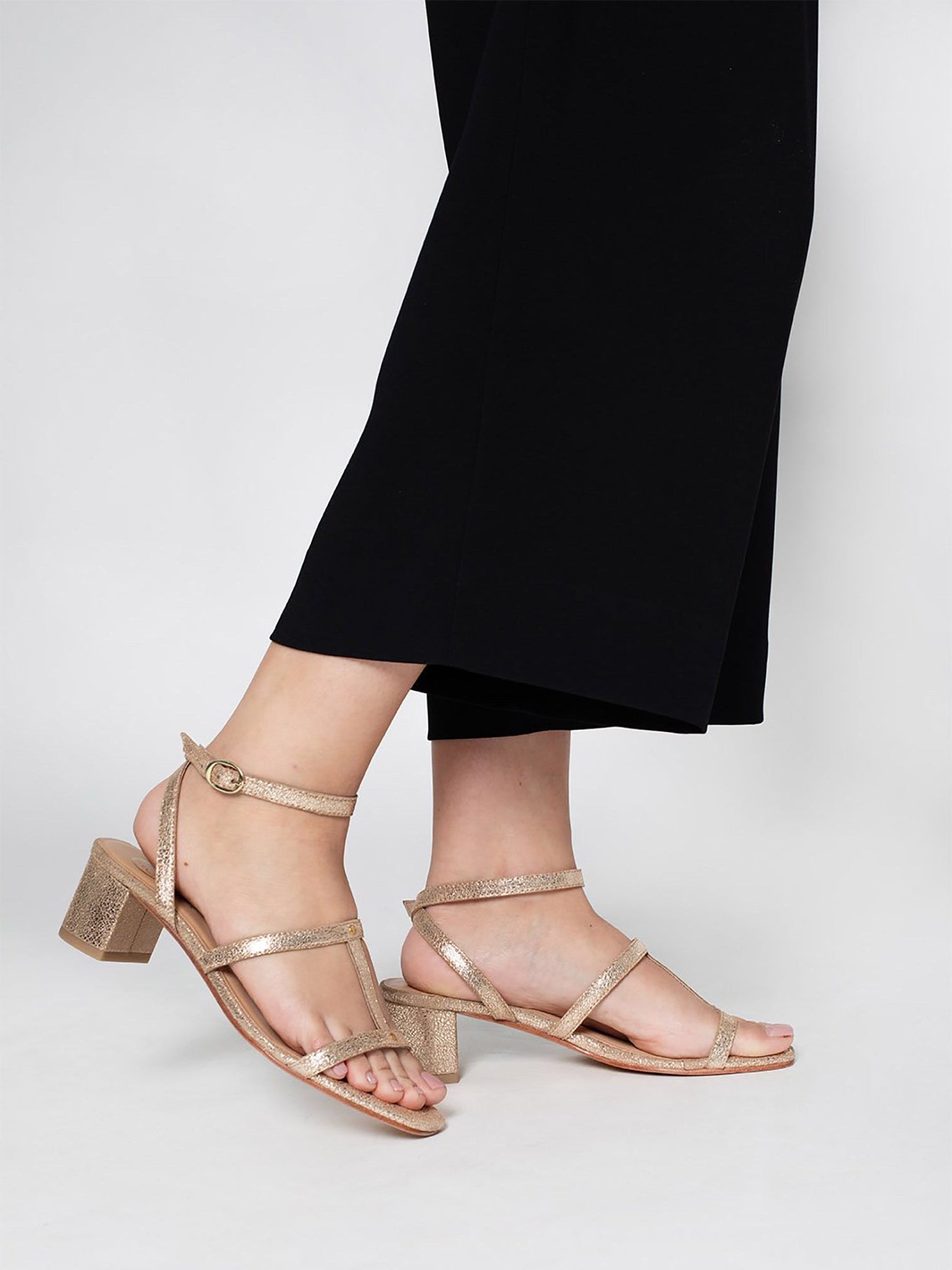 TILIO sandales talon bracelet de cheville en cuir or