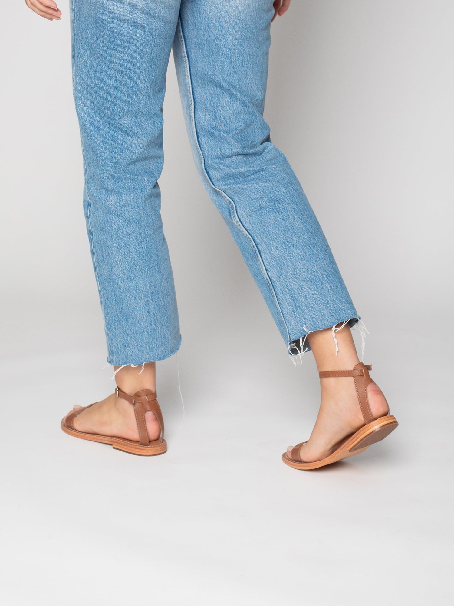 HAVILA sandales en cuir camel
