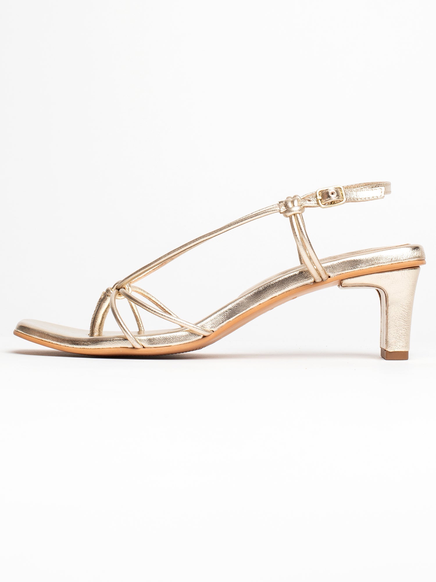 ABEQUA sandales talon entre doigt en cuir or