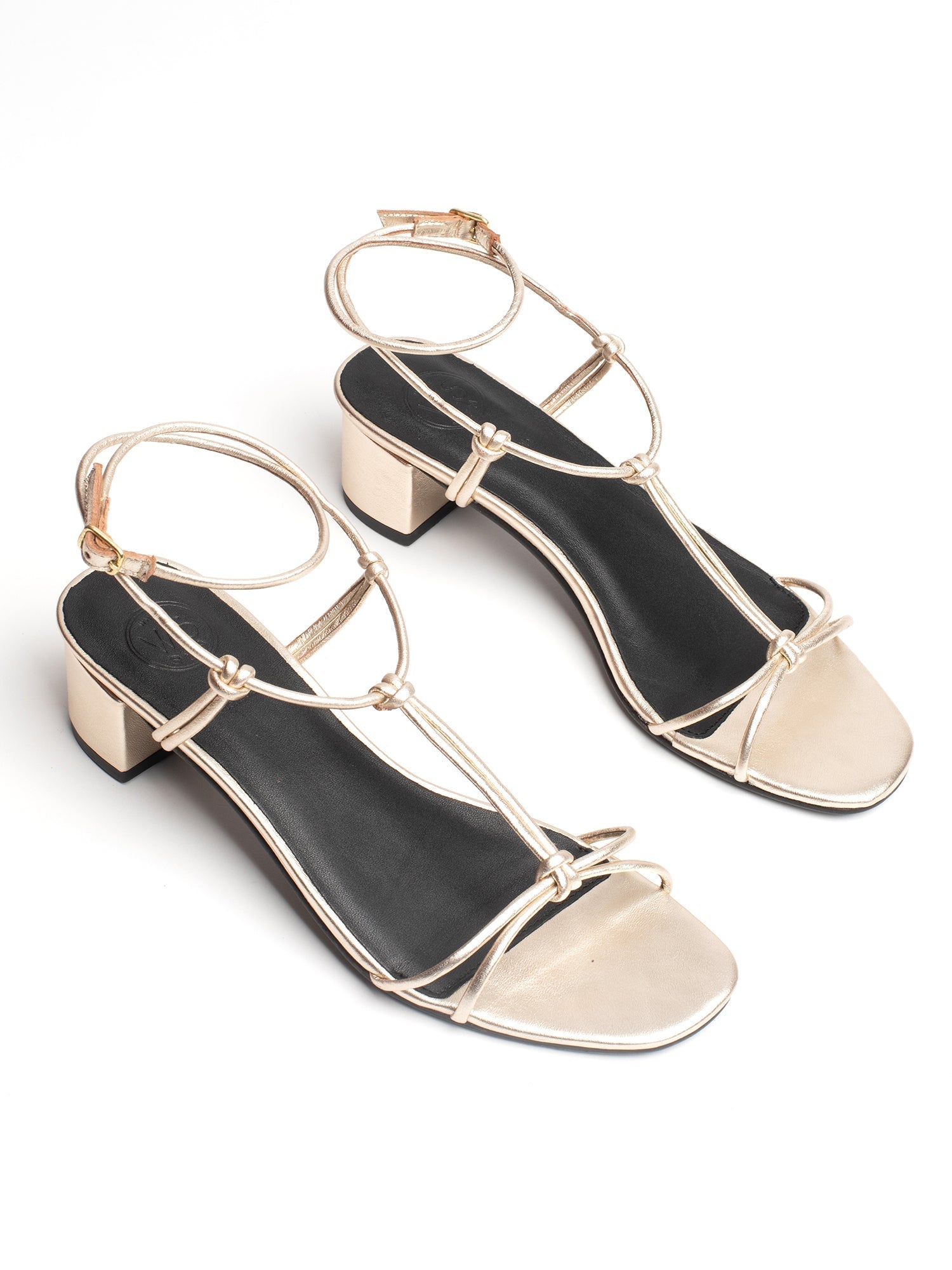 AQUENE sandales talon bracelet de cheville en cuir or