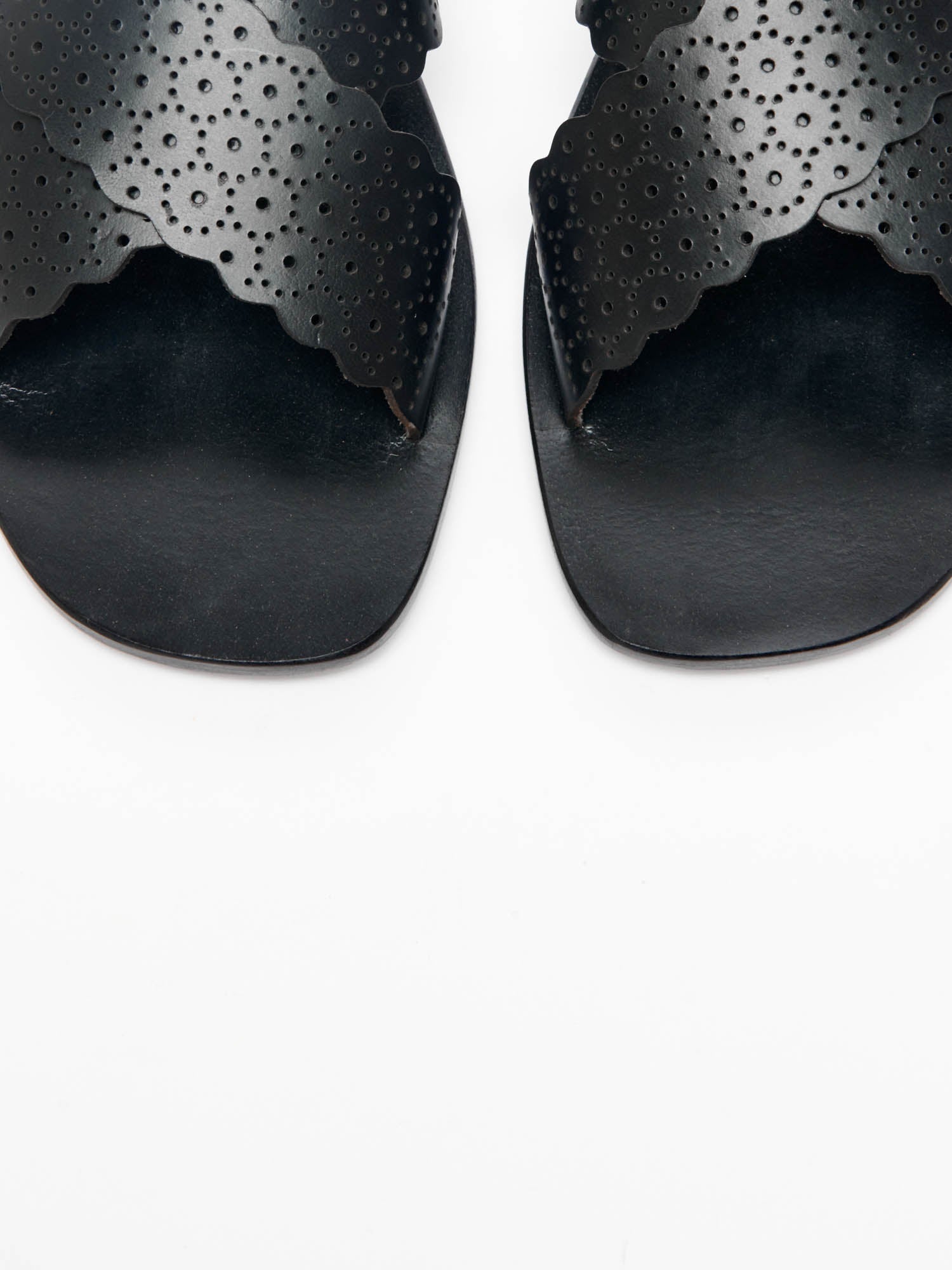 ROWTAG sandales en cuir noir