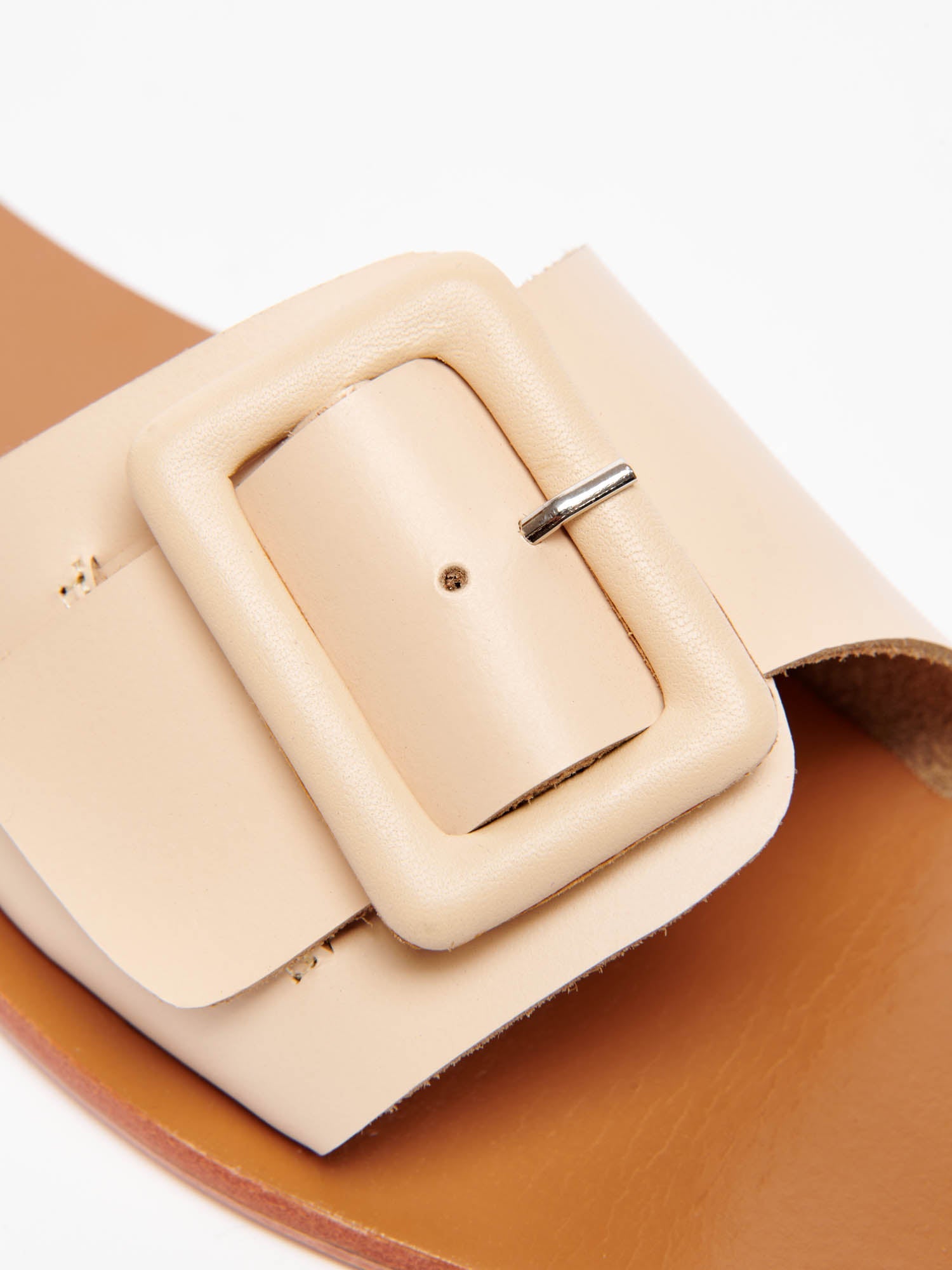 ARDASHIR mules en cuir beige