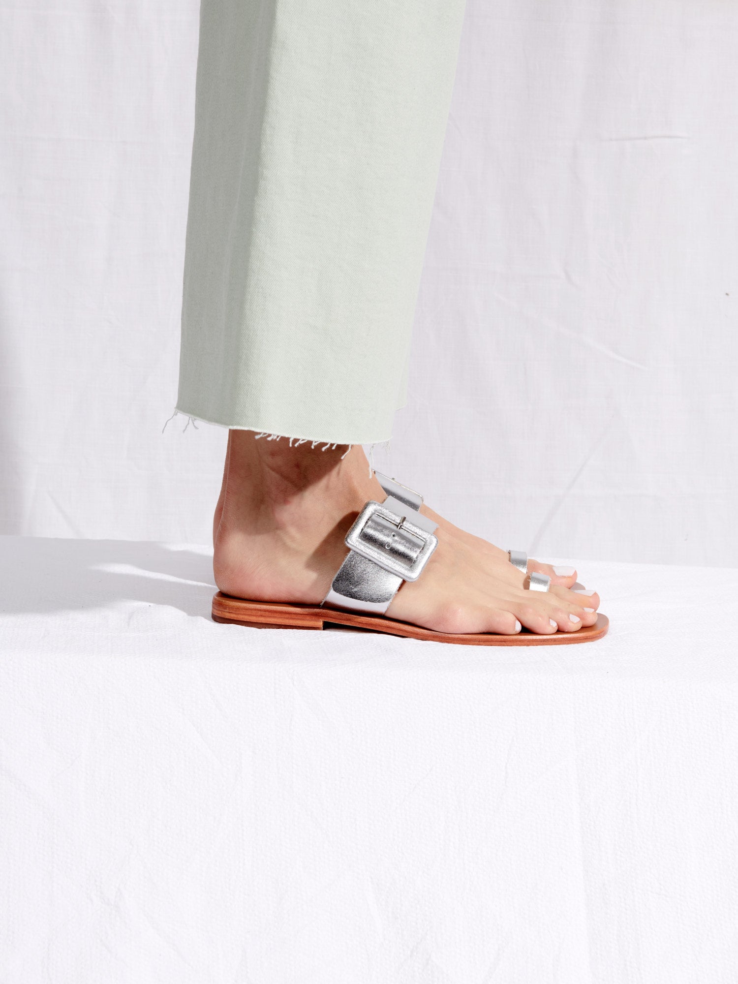 ARMAN sandales en cuir argent