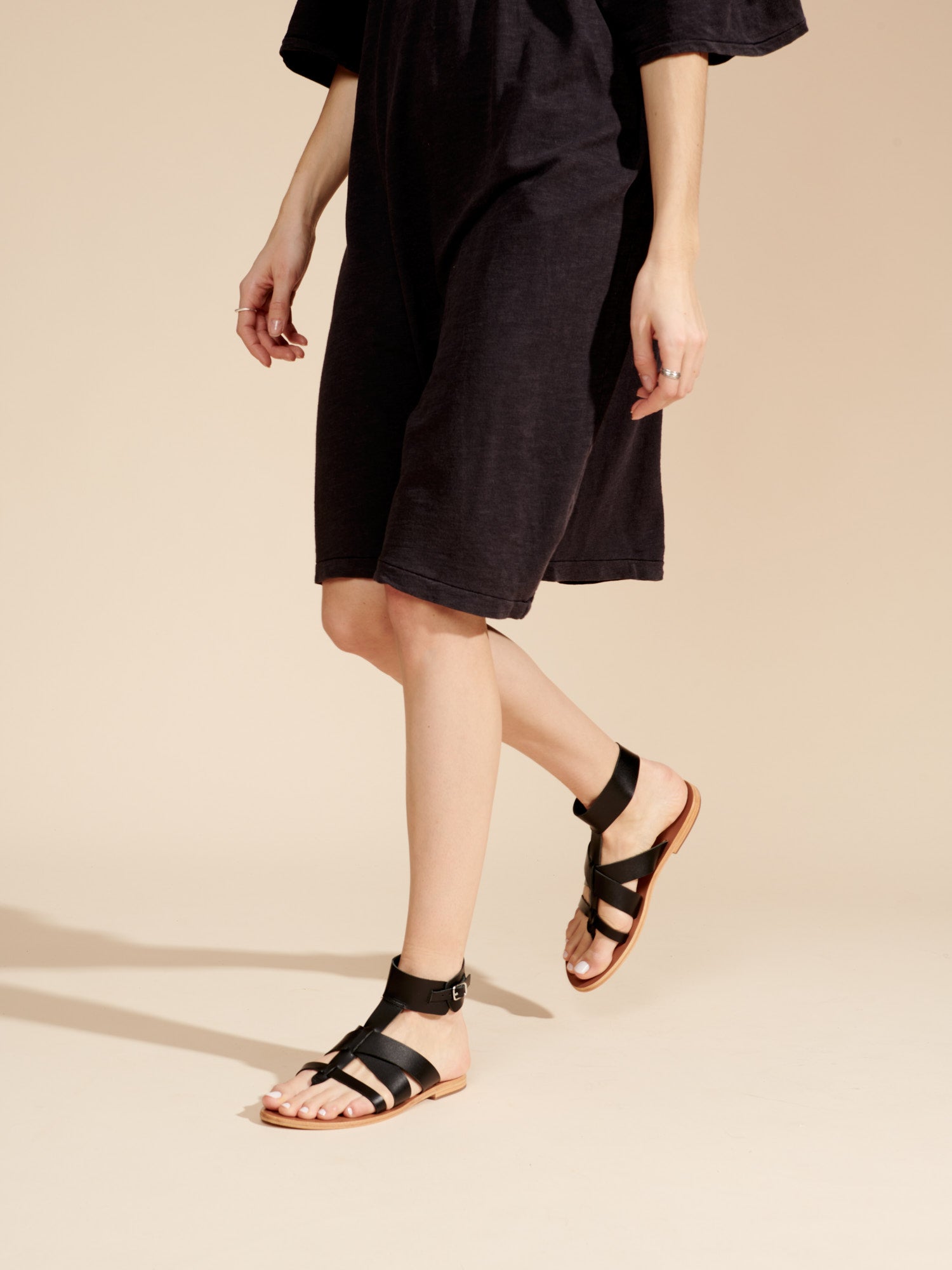 AYDIN sandales en cuir noir